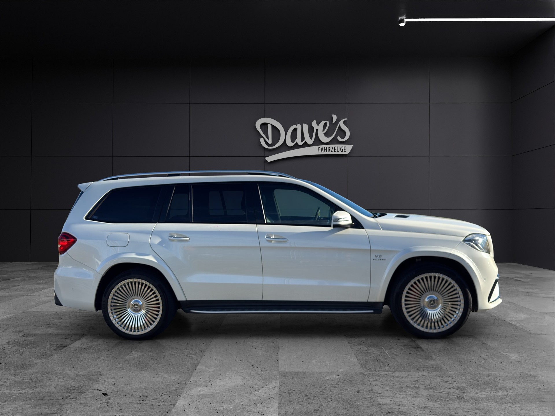 MERCEDES-BENZ GLS 63 AMG *ohne OPF*-showroom-element-1