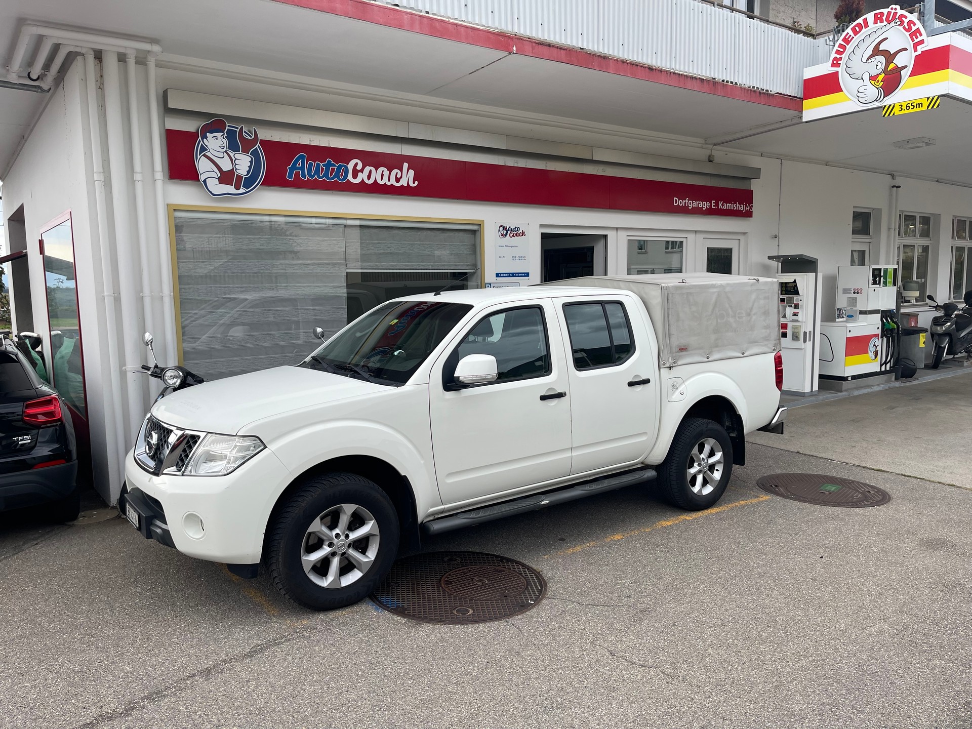 NISSAN Navara Double Cab LE 2.5 dCi 4WD LB Automat-image-1