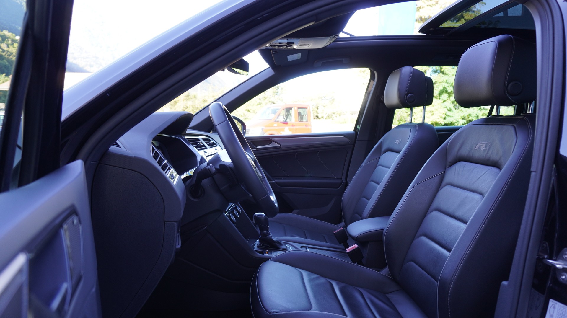 VW Tiguan 2.0TSI Highline 4Motion DSG-showroom-element-3