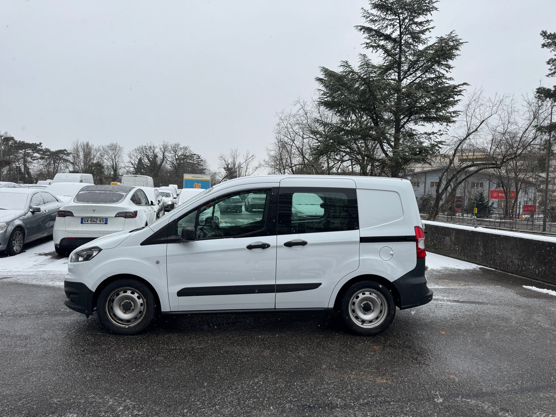 FORD Transit Courier Combi 1.0 EcoBoost Ambiente-image-5