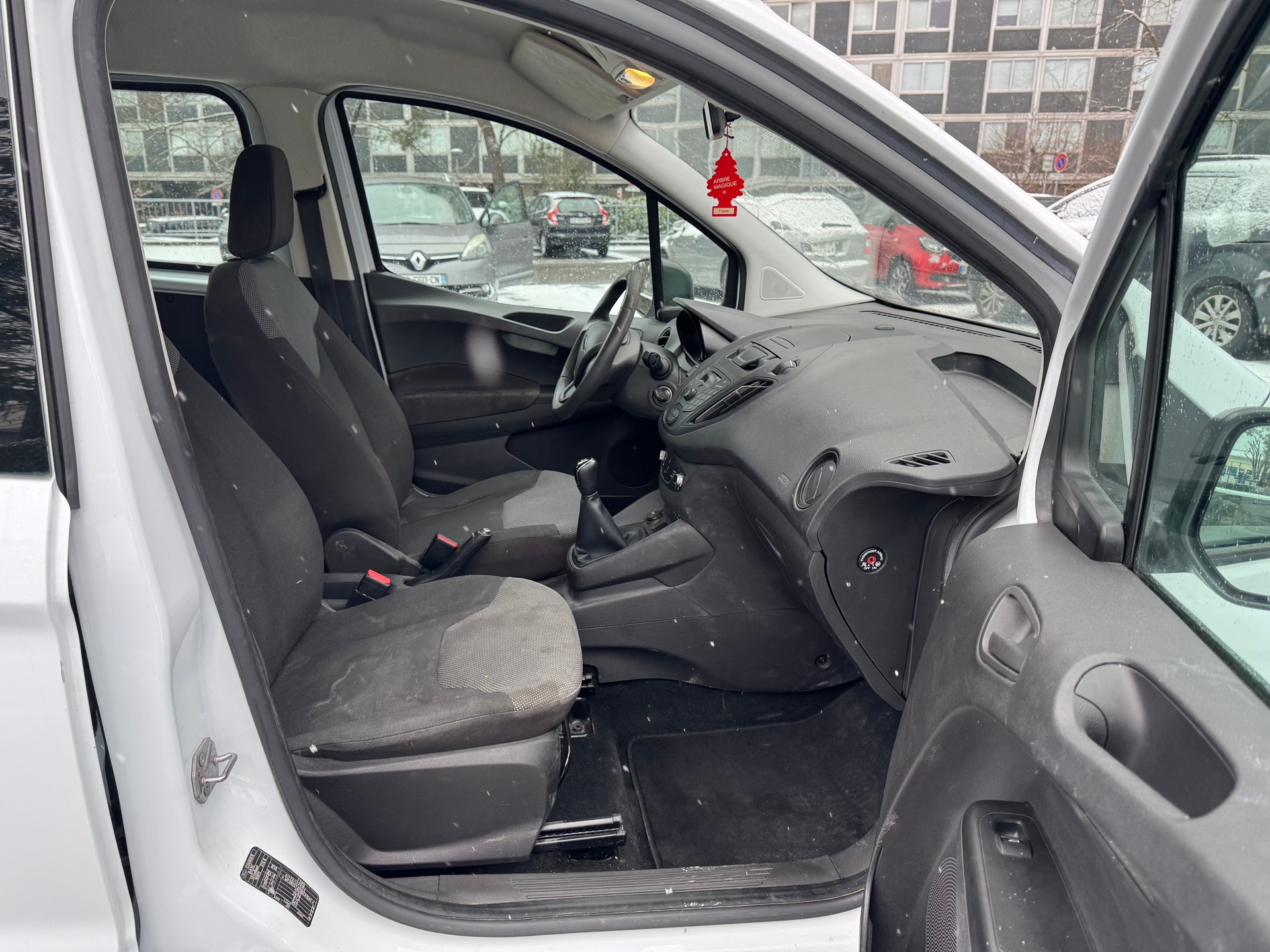 FORD Transit Courier Combi 1.0 EcoBoost Ambiente-image-15
