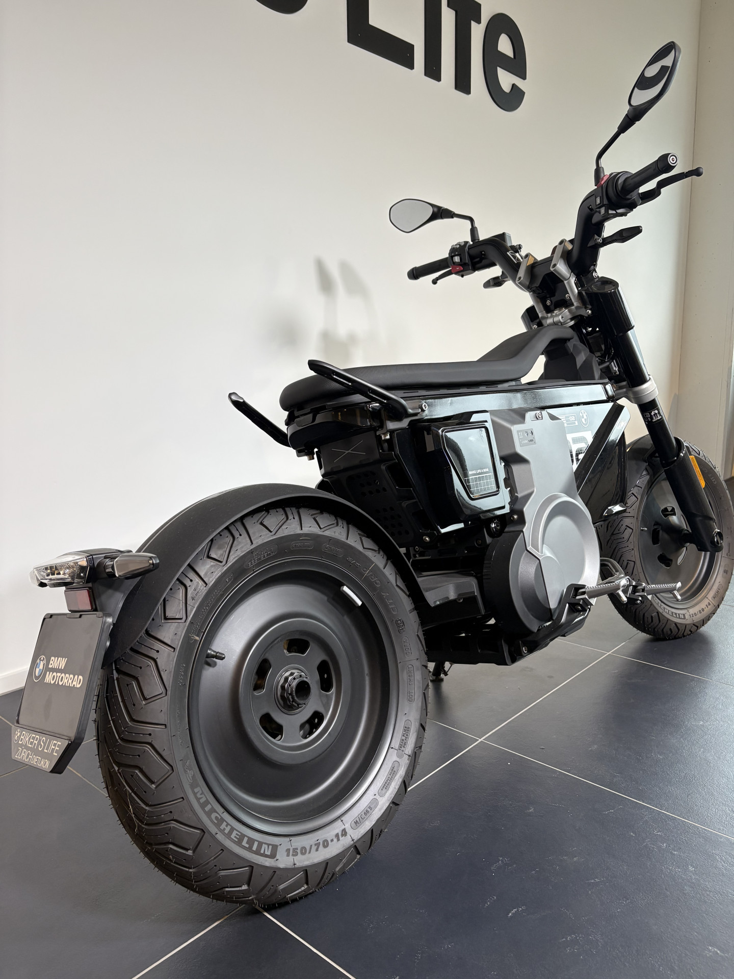 BMW CE 02-image-3