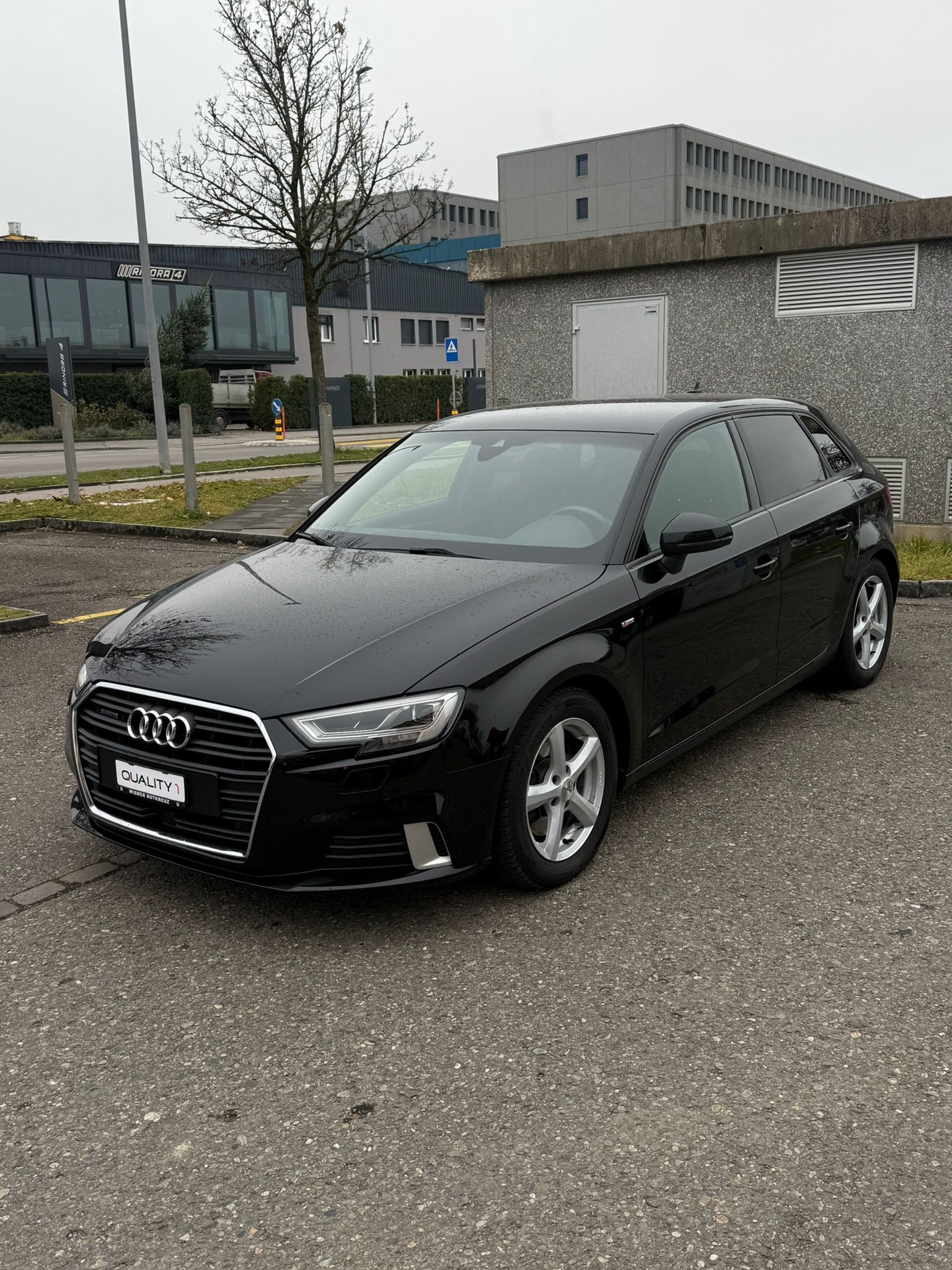 AUDI A3 Sportback 2.0 TFSI Sport quattro S-tronic-image-2