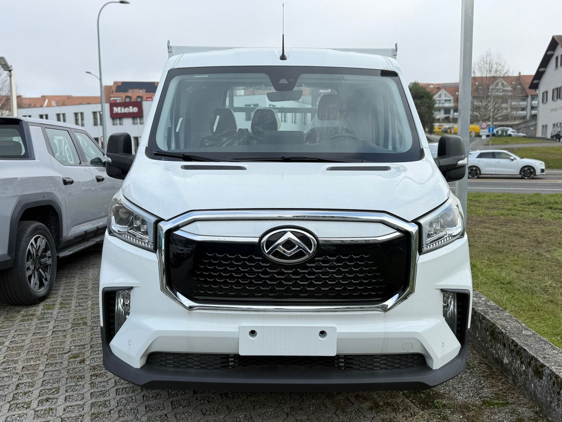 MAXUS eDeliver 9 L4 65kWh-showroom-element-1