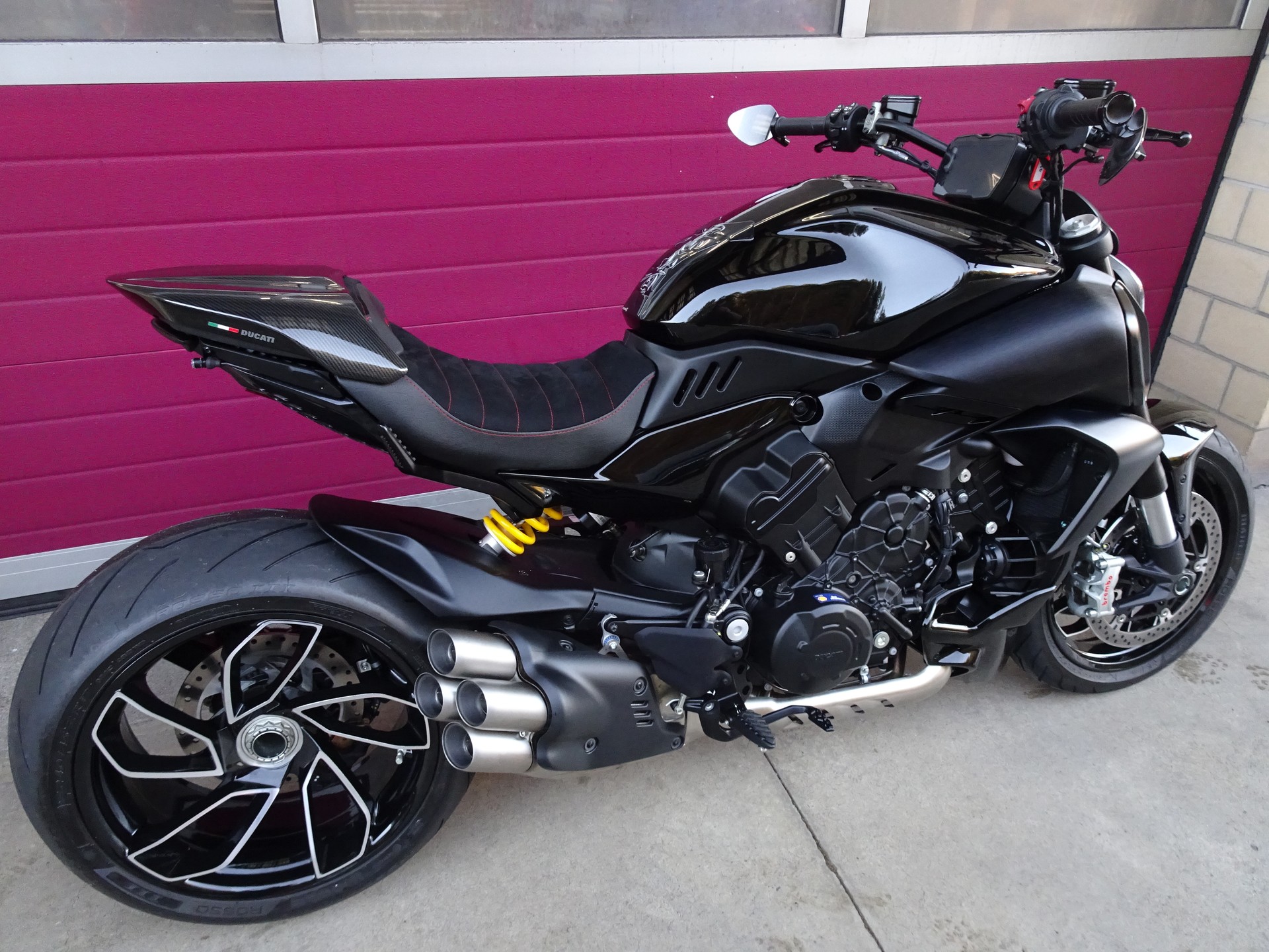DUCATI Diavel V4-image-3