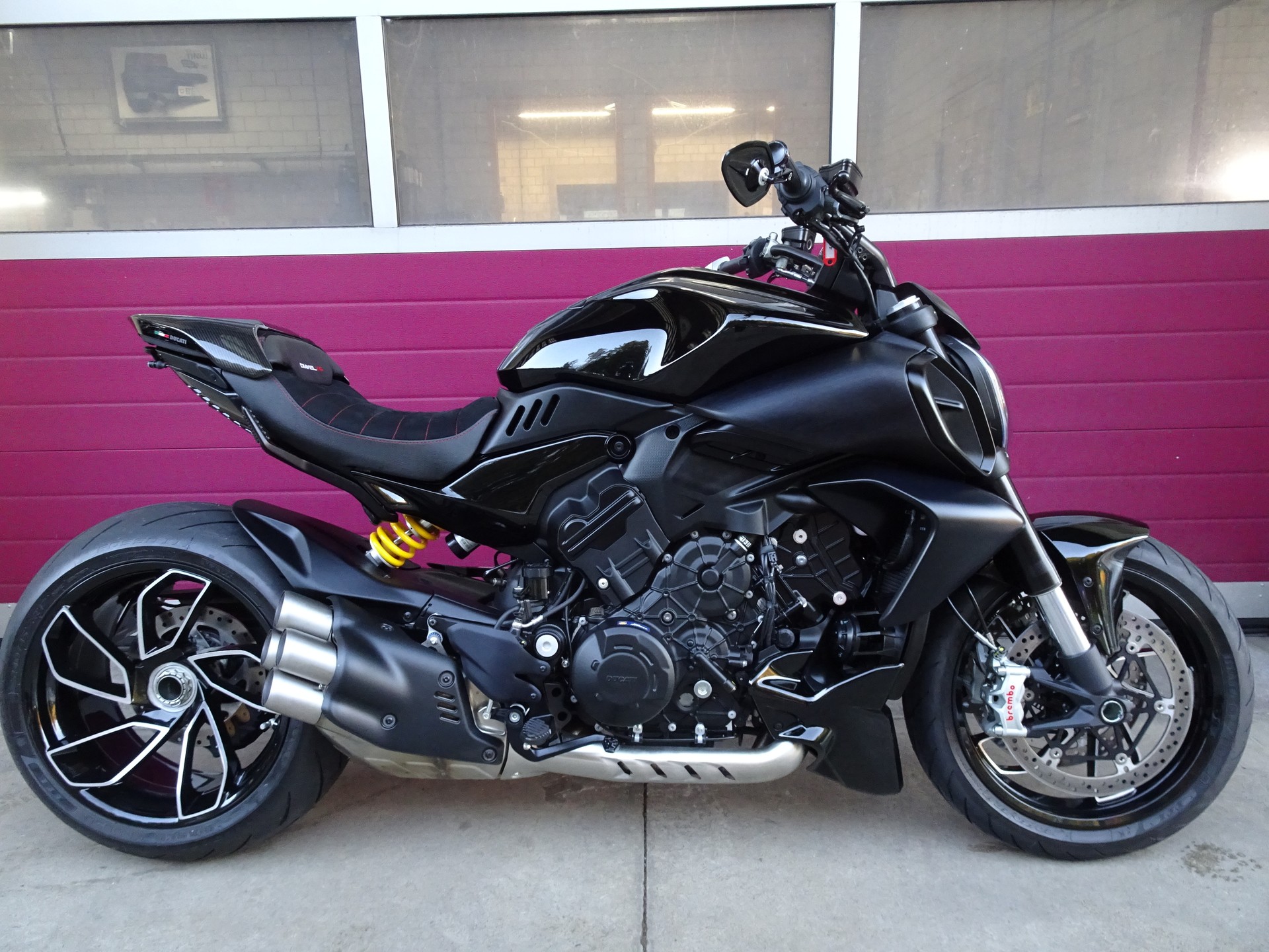 DUCATI Diavel V4-image-0