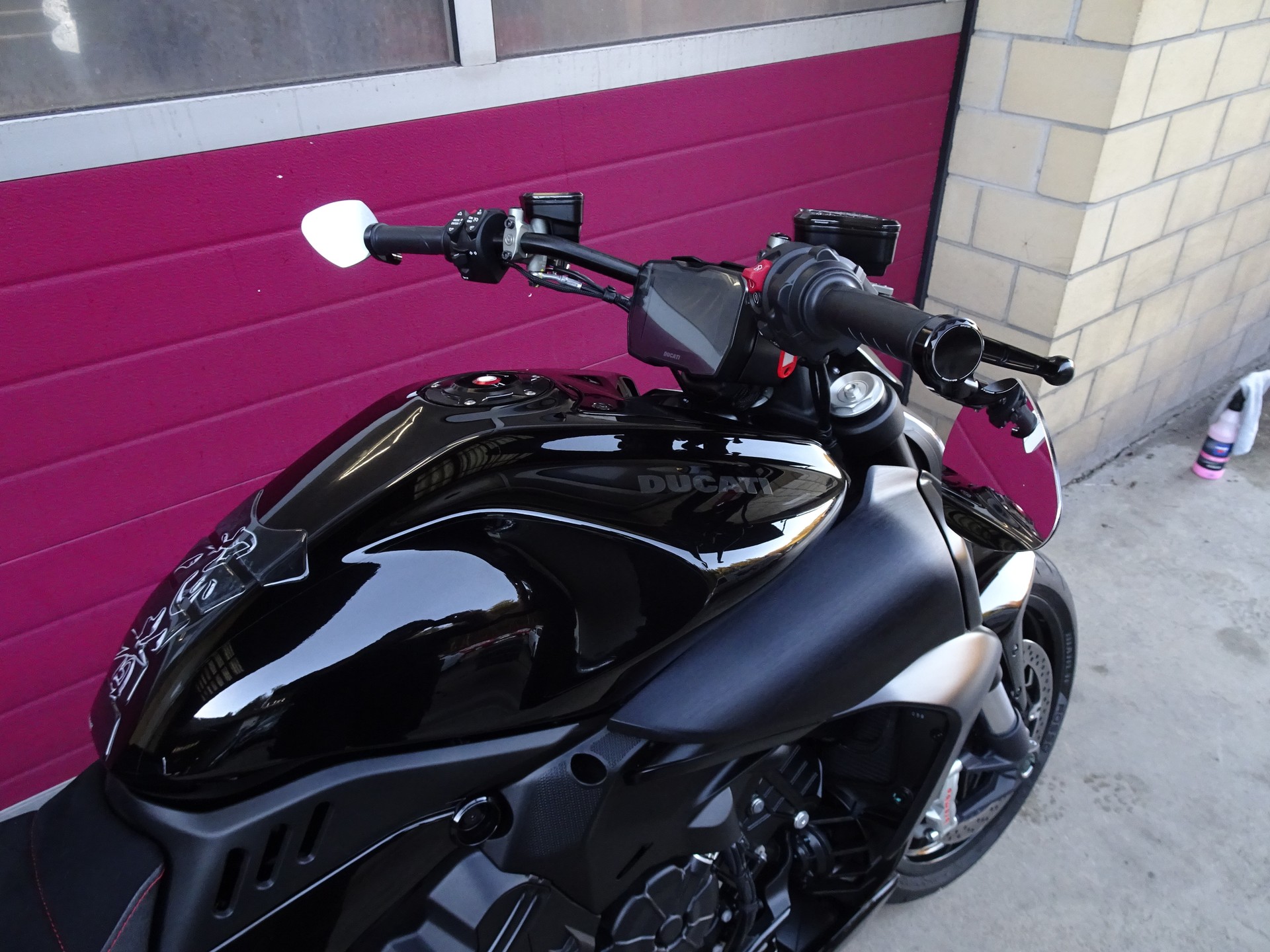 DUCATI Diavel V4-image-4