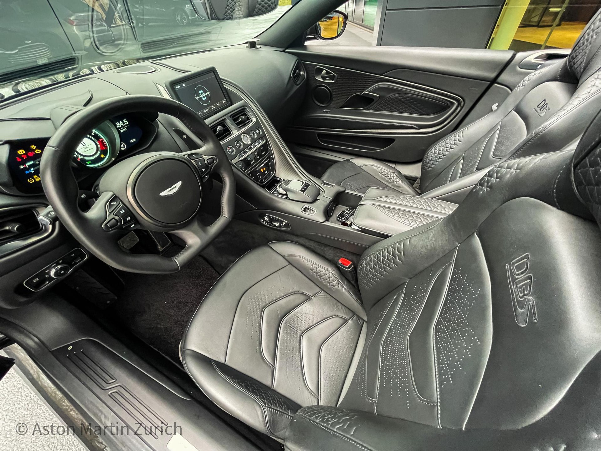 ASTON MARTIN DBS Superleggera Volante 5.2 V12 Bi-Turbo-image-4