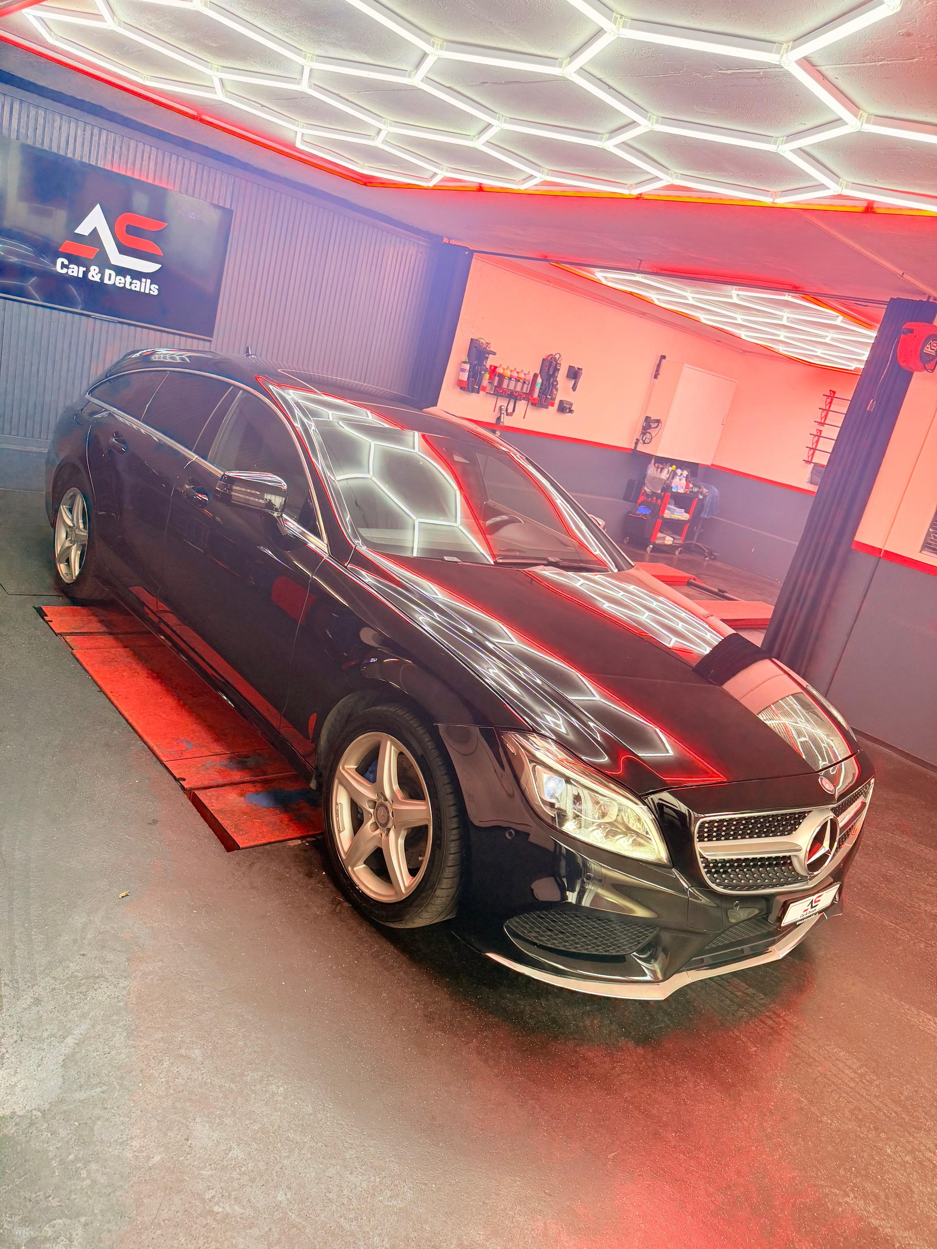 MERCEDES-BENZ CLS Shooting Brake 350 BlueTEC 4Matic 7G-Tronic-image-5