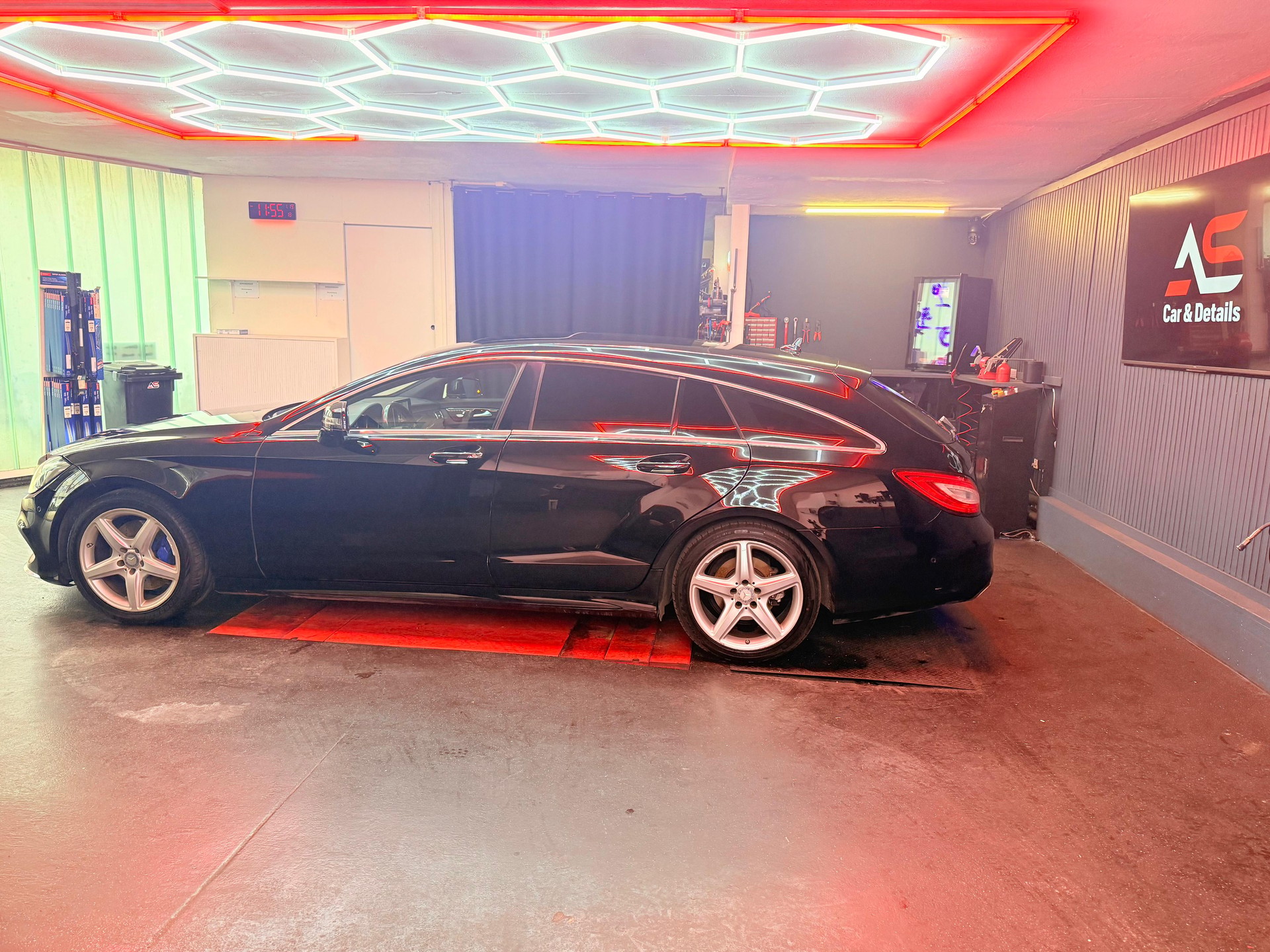 MERCEDES-BENZ CLS Shooting Brake 350 BlueTEC 4Matic 7G-Tronic-image-1