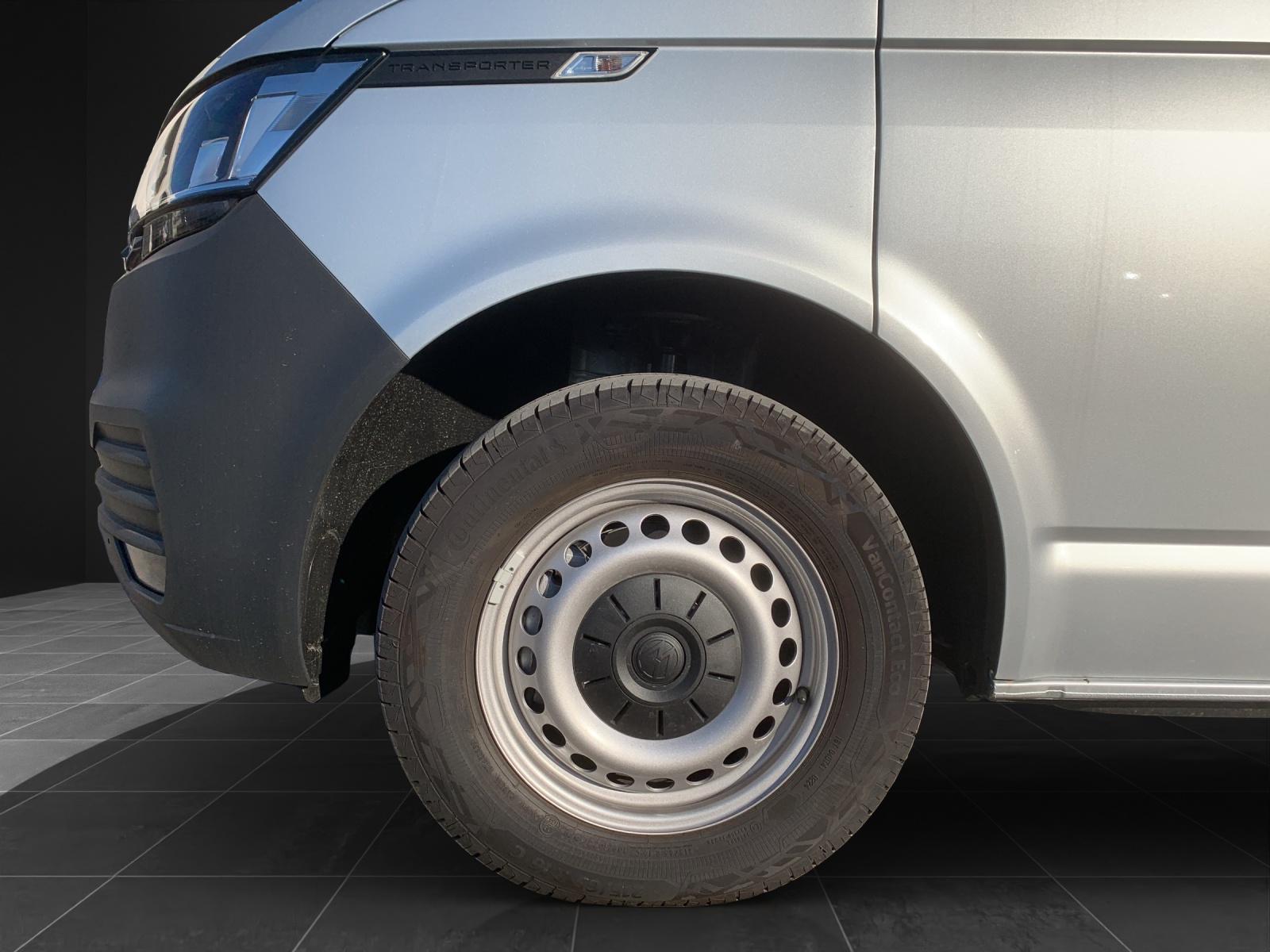VW Transporter Kombi Langer Radstand 2.0 TDI 4Motion DSG-image-12