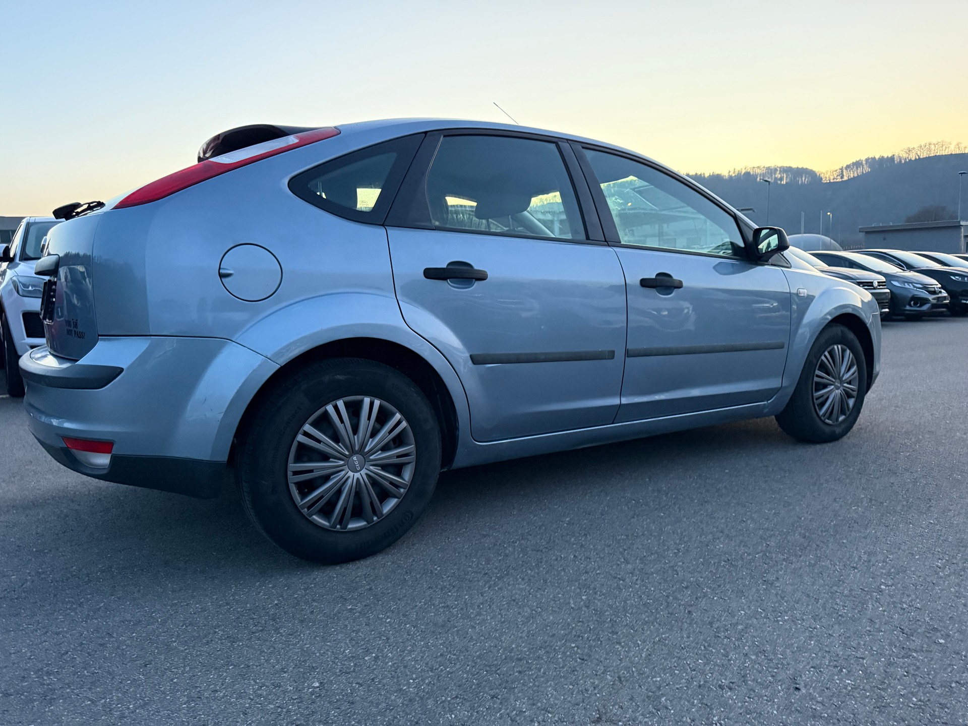 FORD Focus 1.6i Ghia Automatic-image-3
