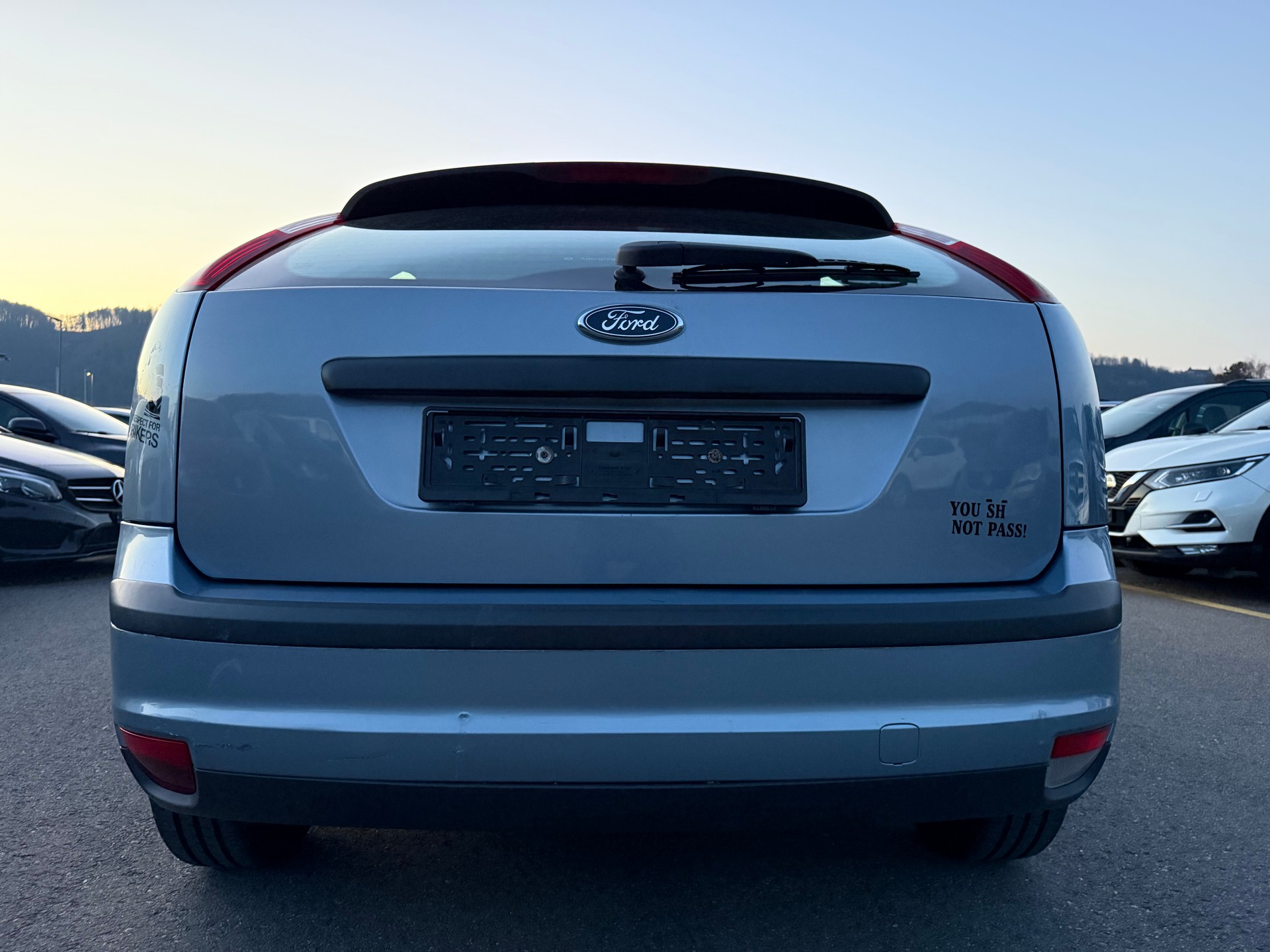 FORD Focus 1.6i Ghia Automatic-image-4