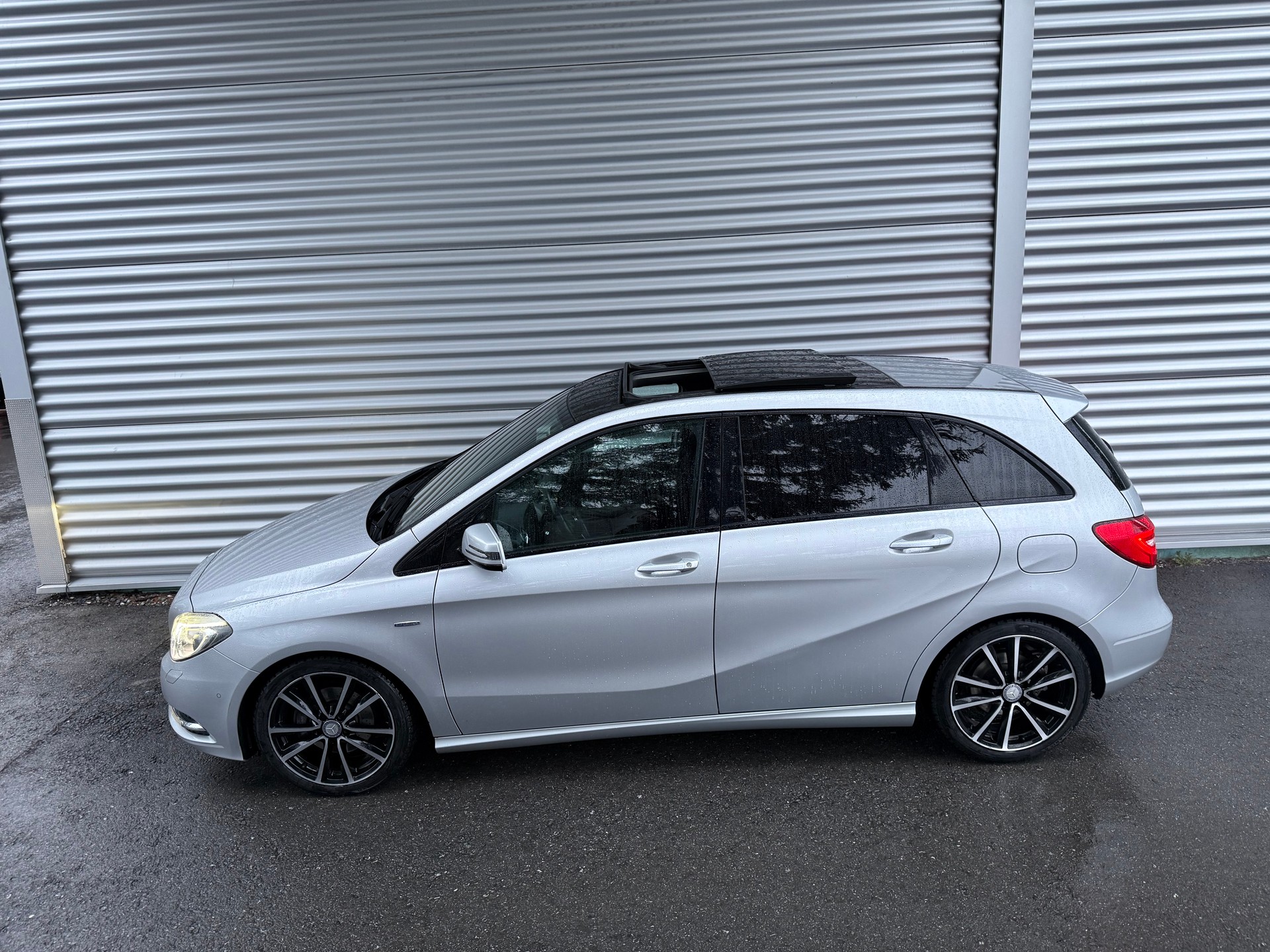 MERCEDES-BENZ B 200 CDI 7G-DCT-image-1