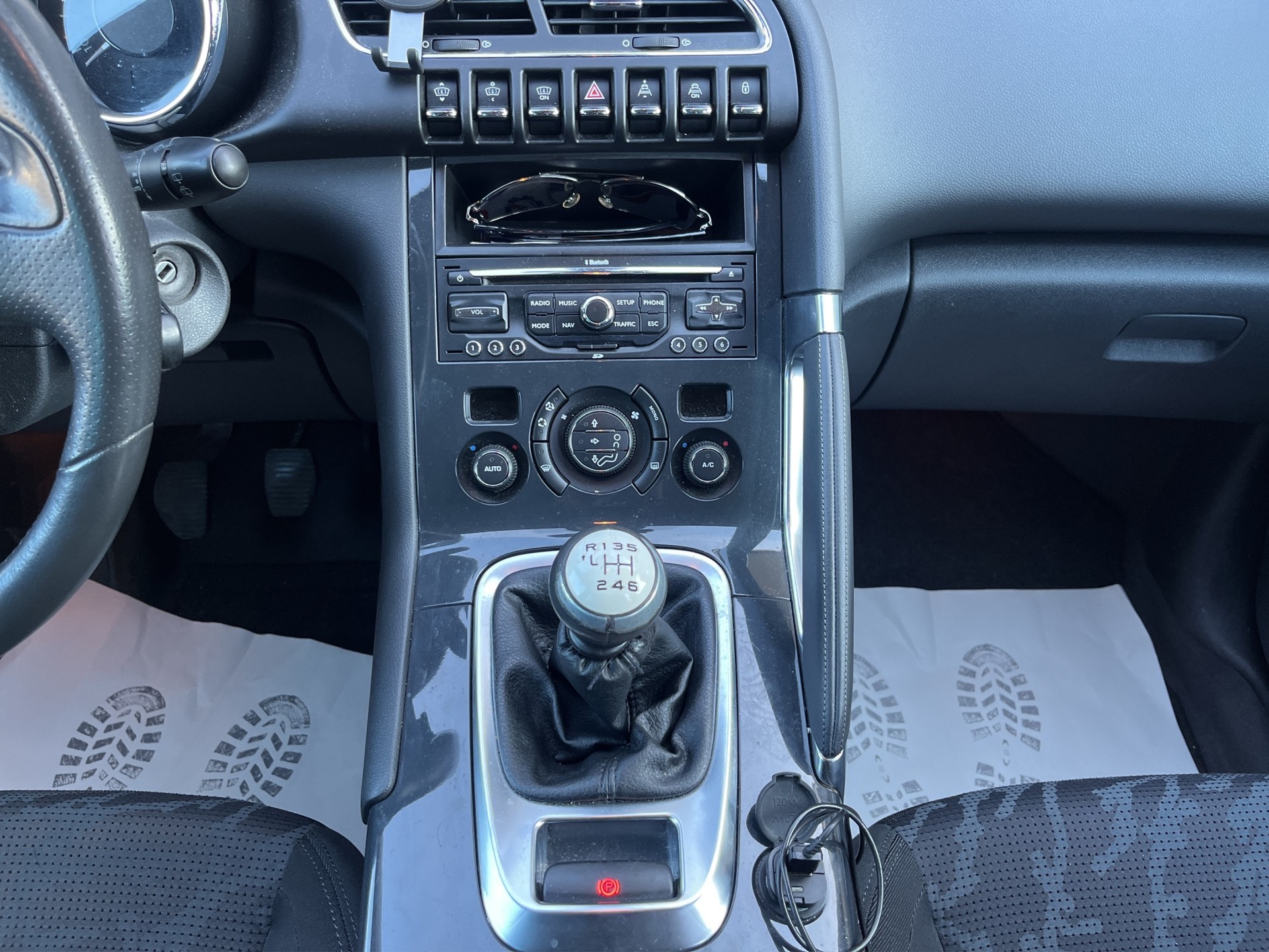 PEUGEOT 3008 2.0 HDI Sport Pack-image-11