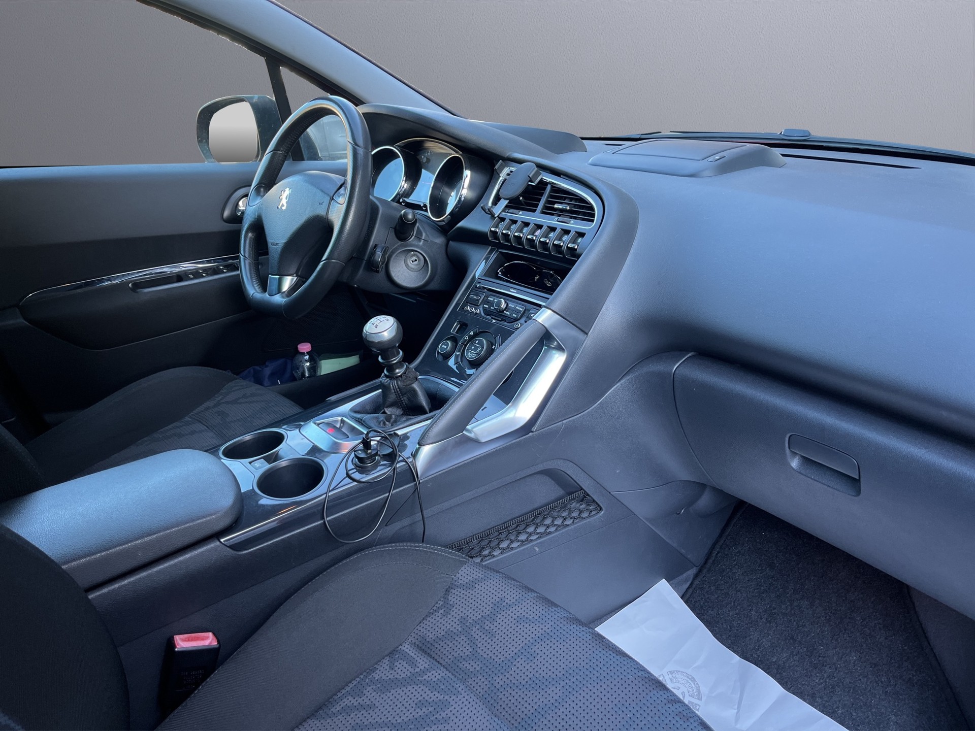 PEUGEOT 3008 2.0 HDI Sport Pack-image-14