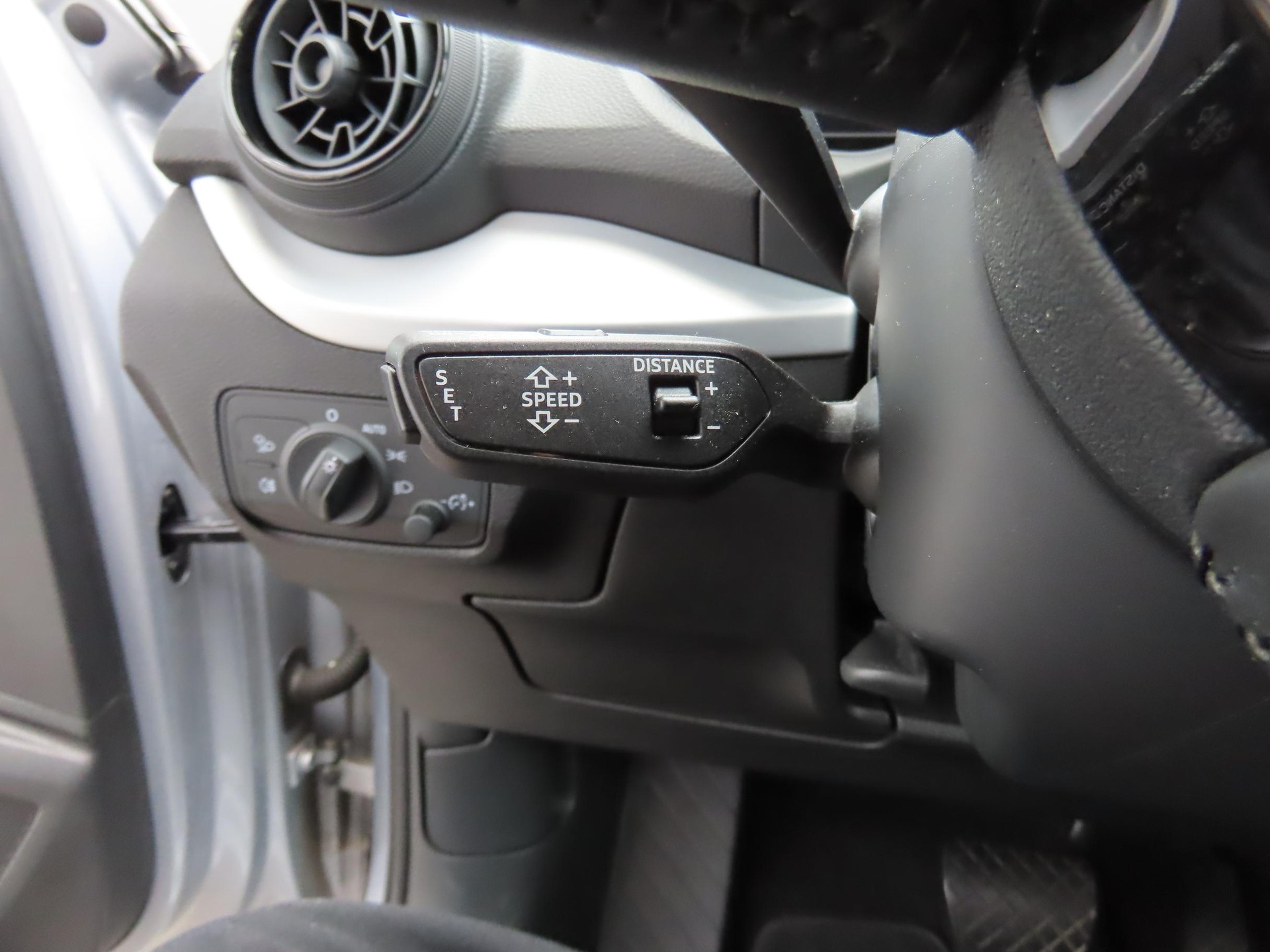 AUDI Q2 2.0 TFSI Design quattro S-Tronic-image-12