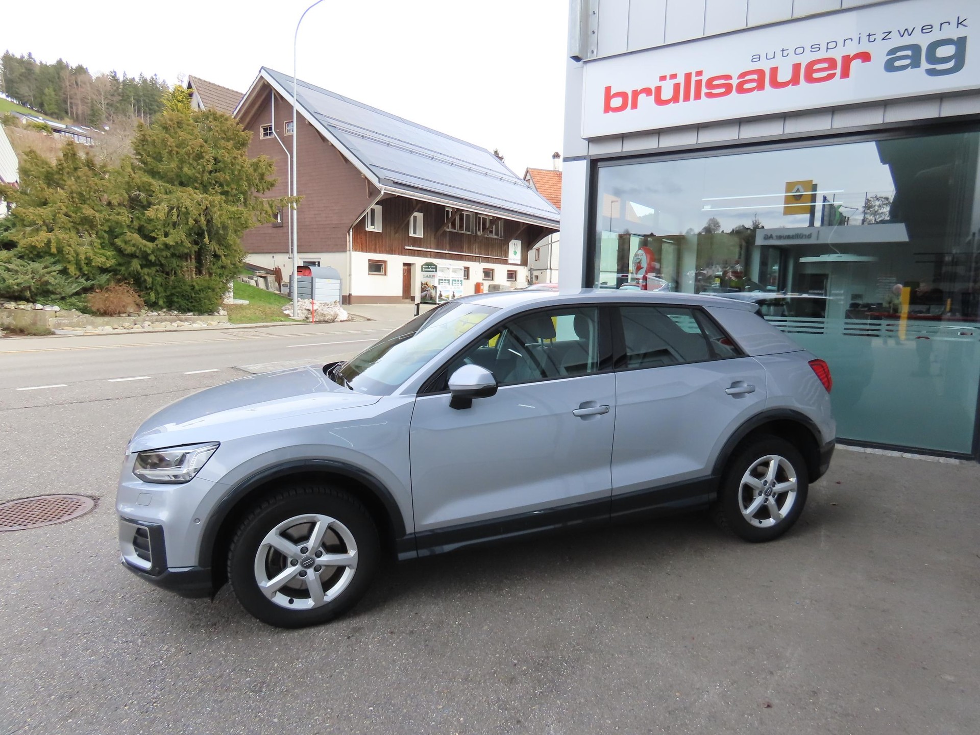 AUDI Q2 2.0 TFSI Design quattro S-Tronic-image-5