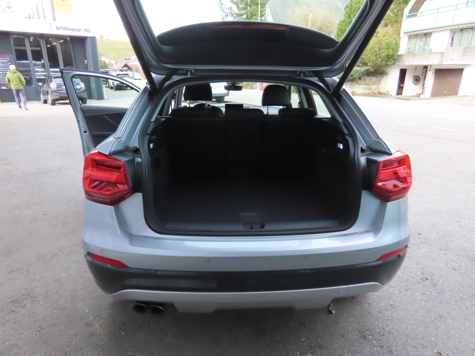 AUDI Q2 2.0 TFSI Design quattro S-Tronic-image-8
