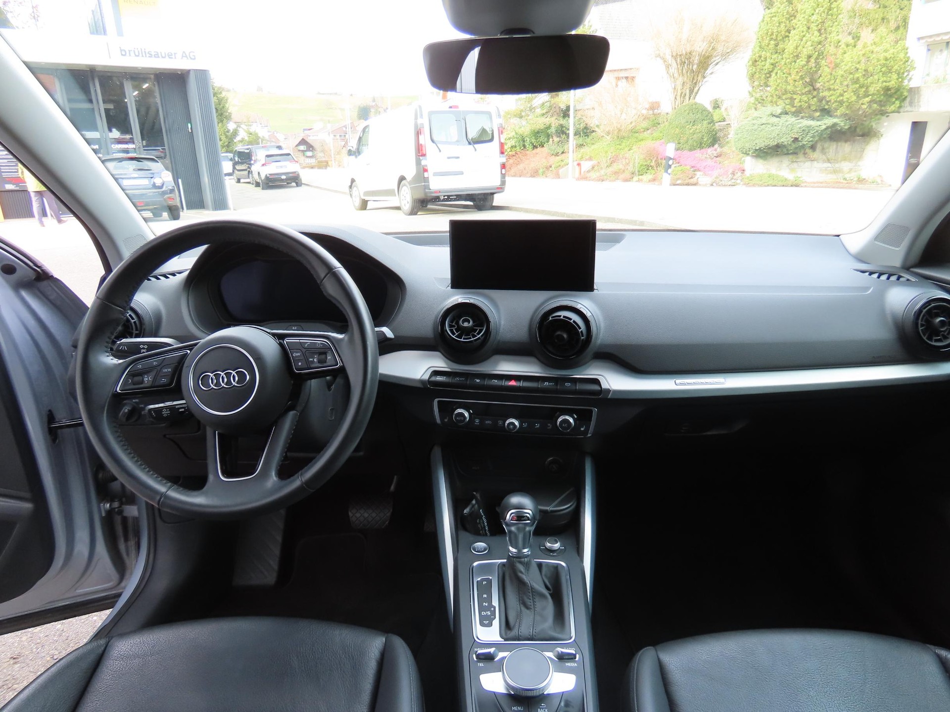 AUDI Q2 2.0 TFSI Design quattro S-Tronic-image-11