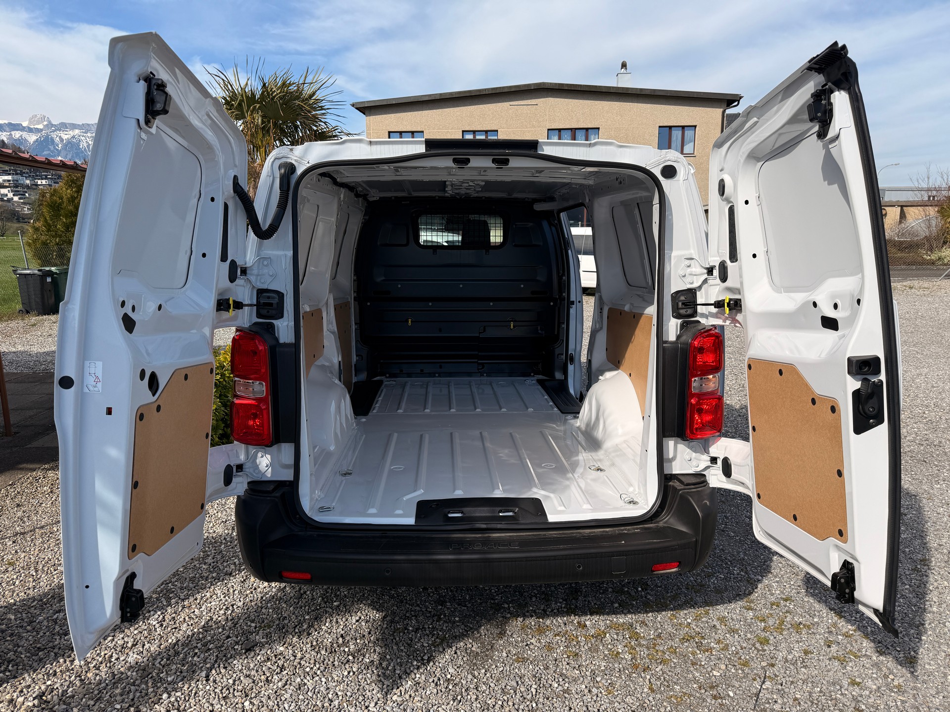TOYOTA Proace EV 75kWh✅Long L2 Activ✅Adaptiver Tempomat✅-image-14