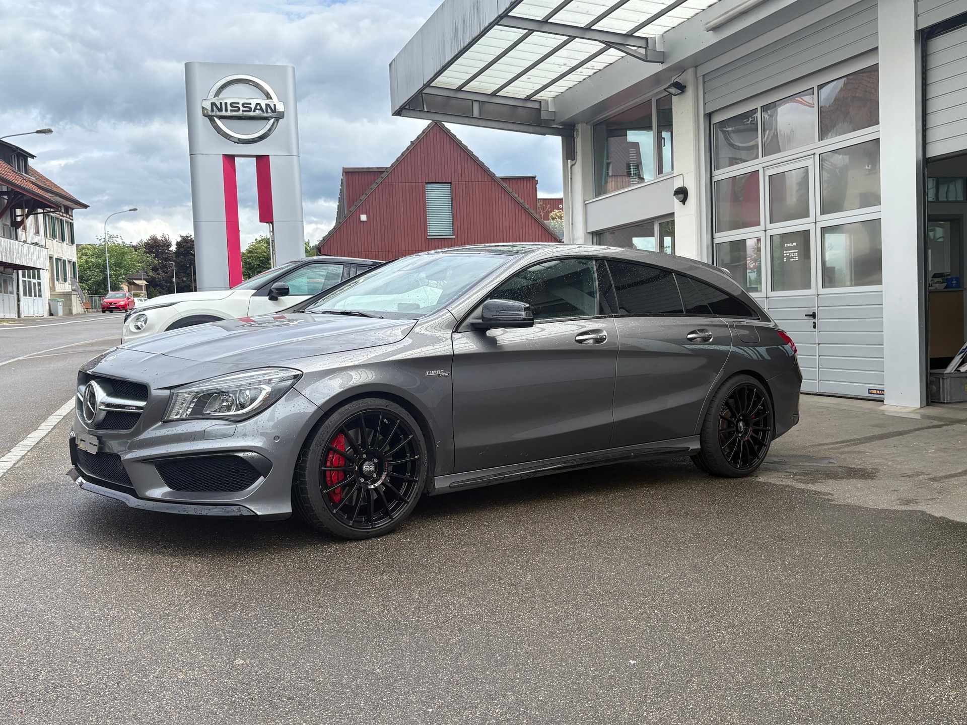 MERCEDES-BENZ CLA Shooting Brake 45 AMG 4Matic Speedshift-image-3