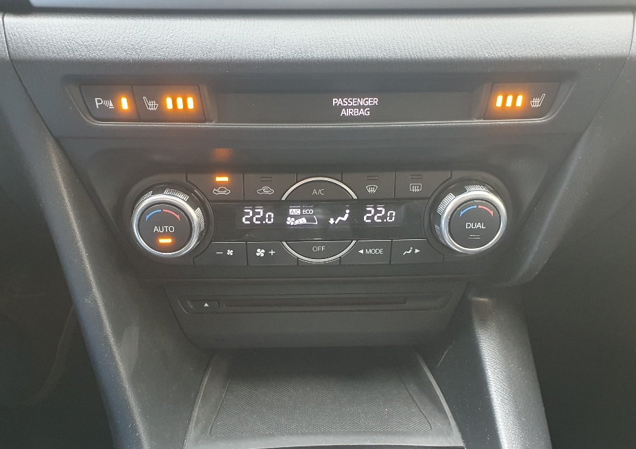 MAZDA 3 2.2 16V CD Revolution-image-14