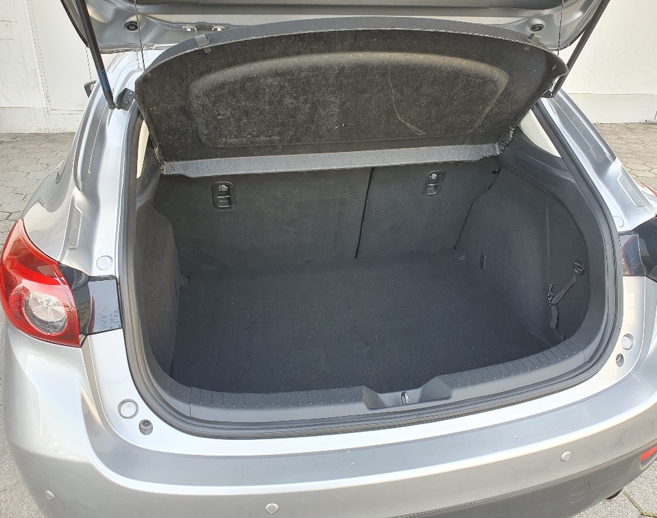 MAZDA 3 2.2 16V CD Revolution-image-4