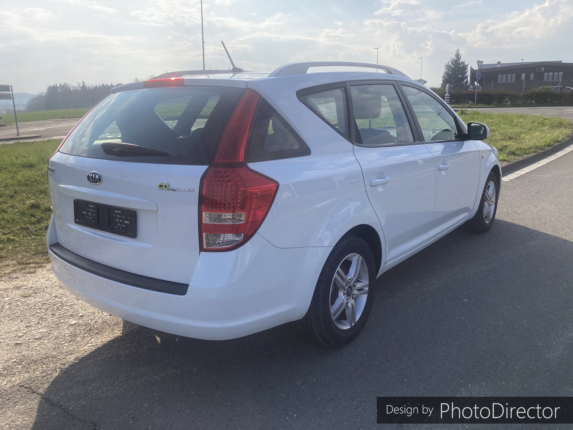 KIA Cee'd Sporty Wagon 1.4 16V _seven-image-1
