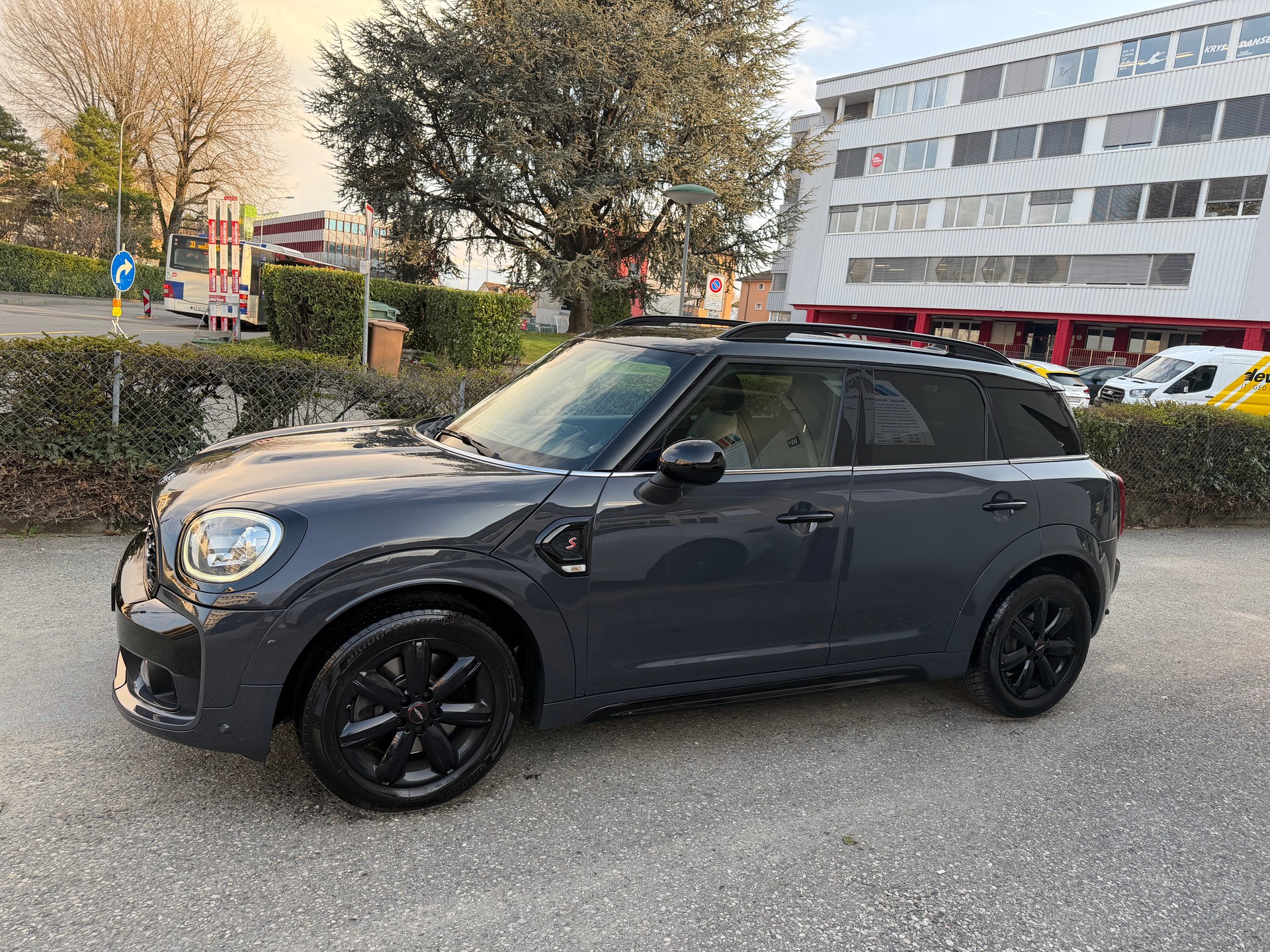 MINI Countryman Cooper S ALL4 Steptronic-showroom-element-2