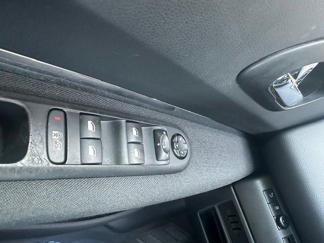 PEUGEOT 3008 1.6 16V T Style Tiptronic-image-11