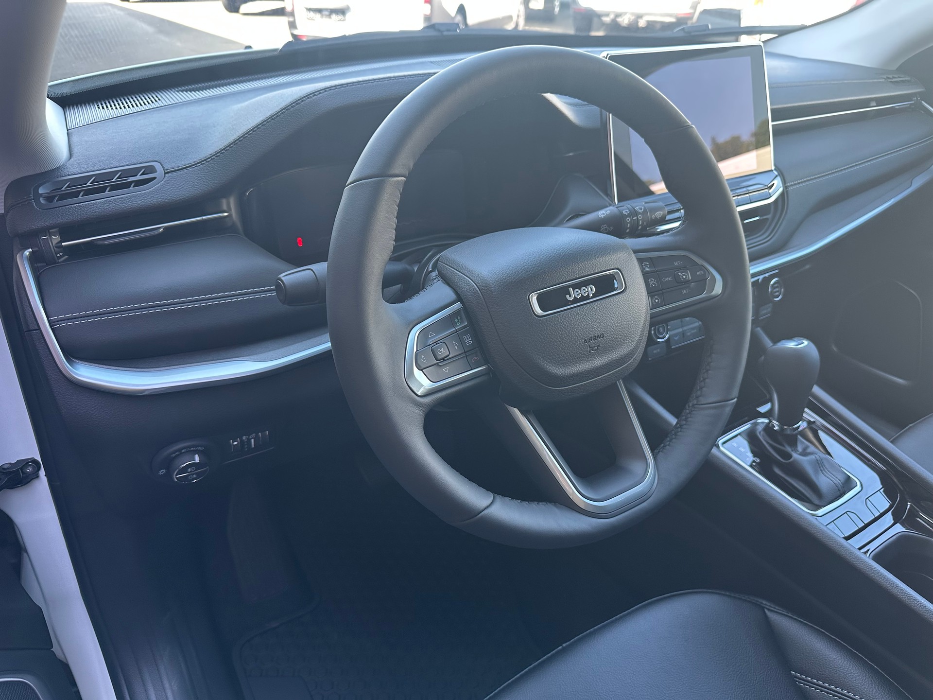 JEEP Compass 4x2 1.5 T MHEV Swiss Altitude-image-5