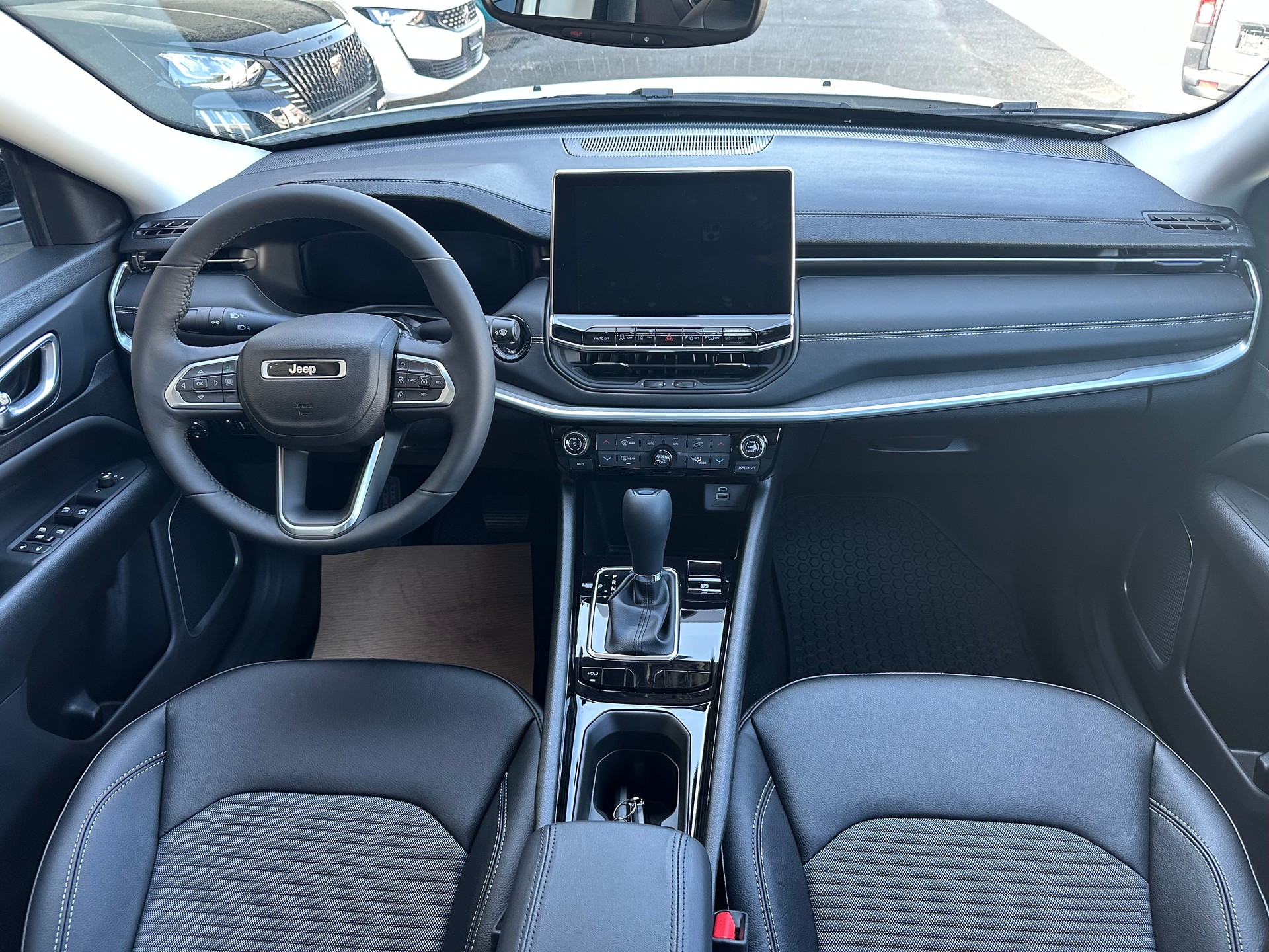 JEEP Compass 4x2 1.5 T MHEV Swiss Altitude-image-4