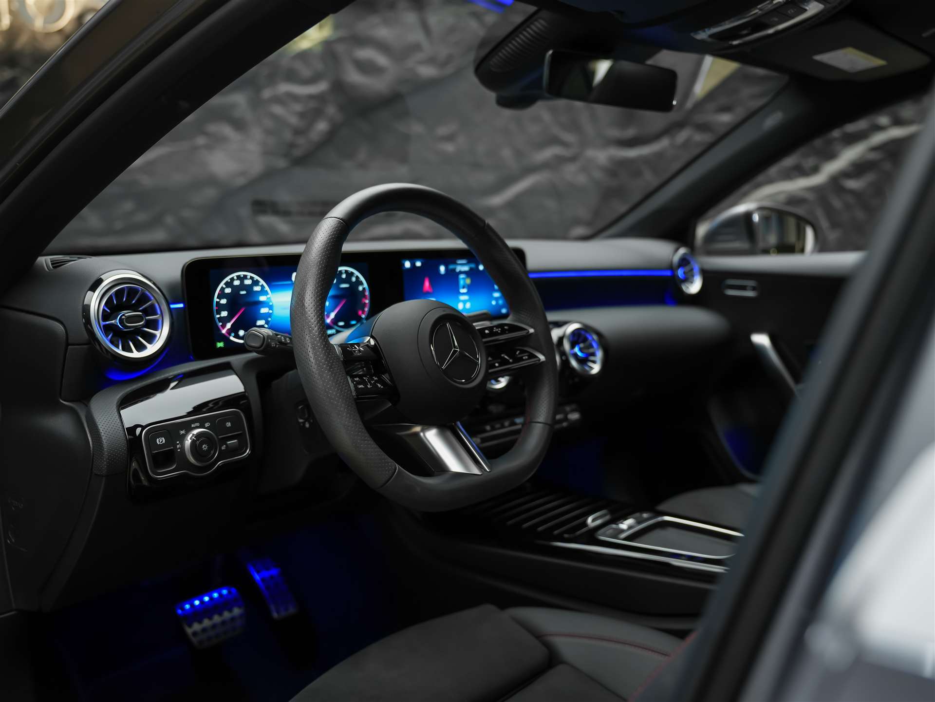 MERCEDES-BENZ A 250 AMG Line 4Matic 8G-DCT *Panorama*Multibeam LED*Lenkradheizung*-image-8