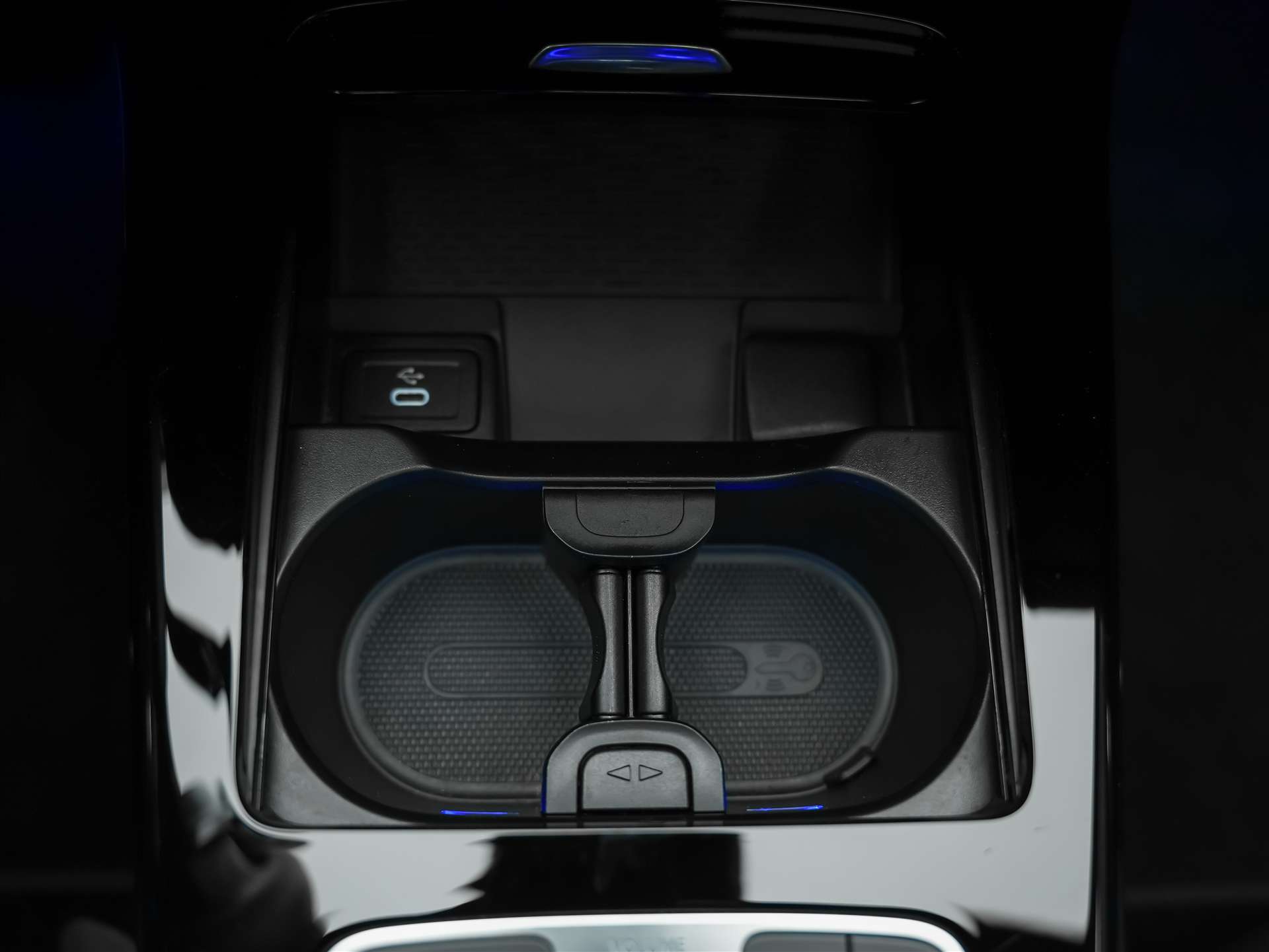 MERCEDES-BENZ A 250 AMG Line 4Matic 8G-DCT *Panorama*Multibeam LED*Lenkradheizung*-image-26