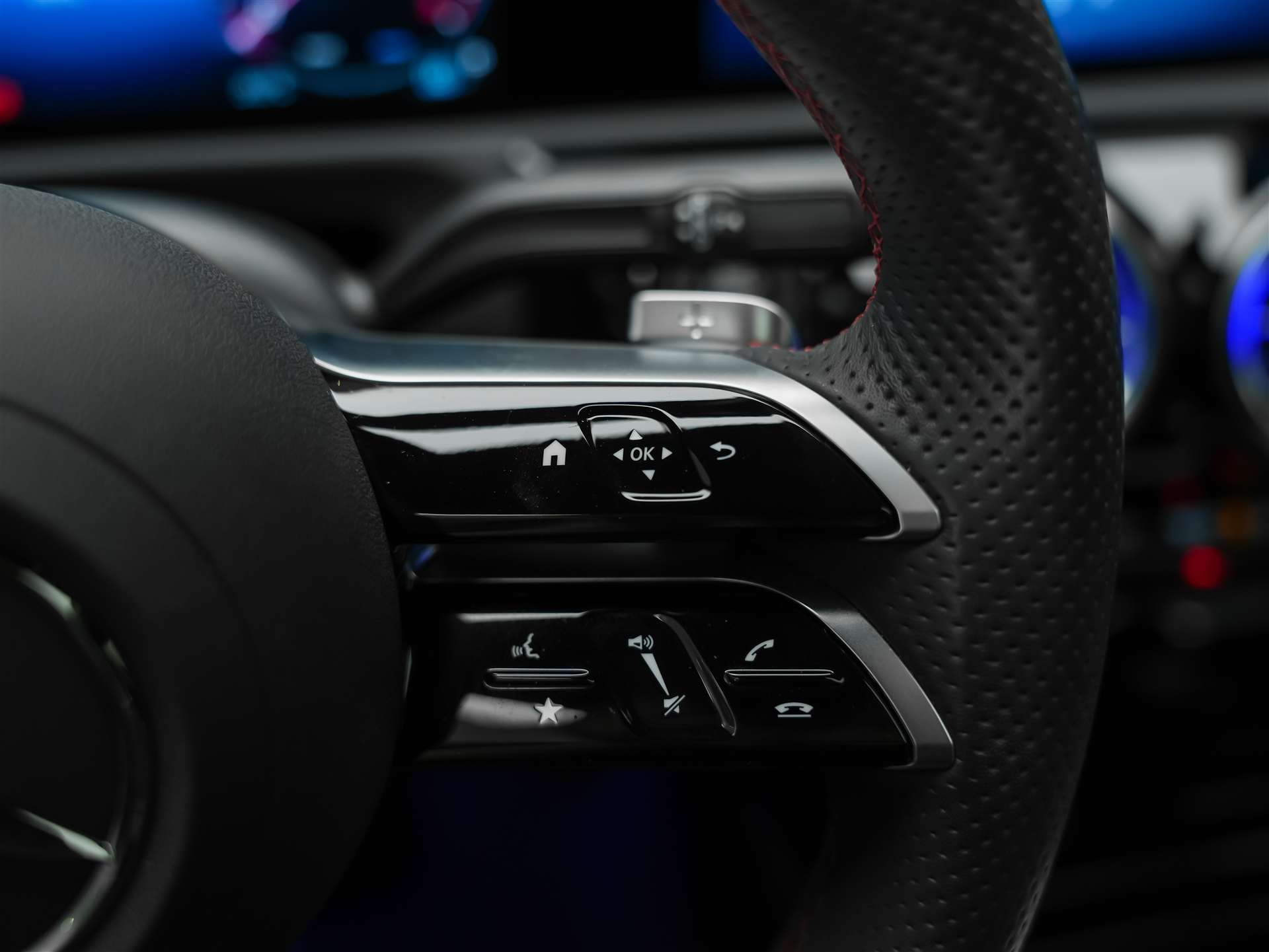 MERCEDES-BENZ A 250 AMG Line 4Matic 8G-DCT *Panorama*Multibeam LED*Lenkradheizung*-image-28