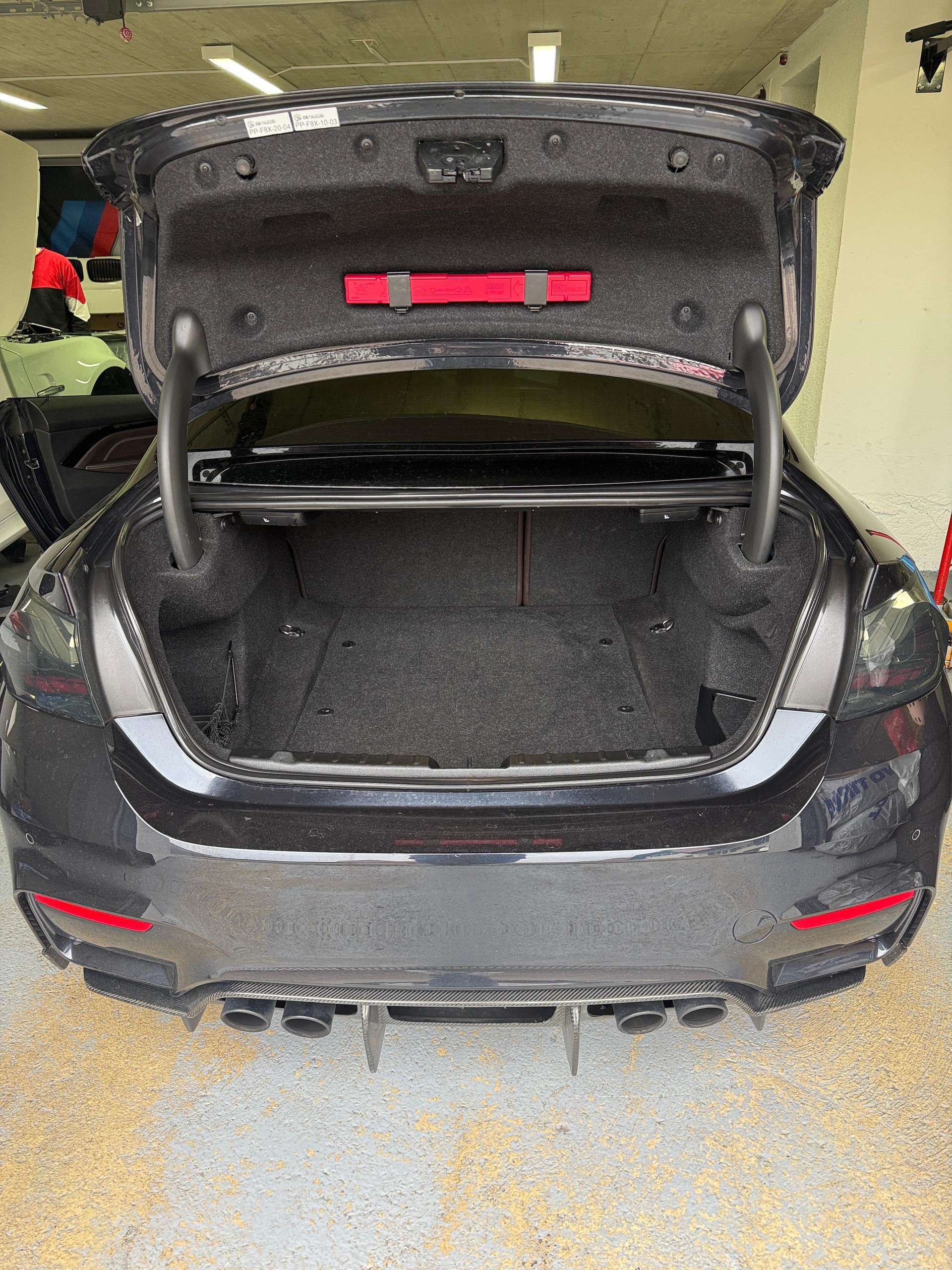 BMW M4 Coupé Competition DKG-image-12