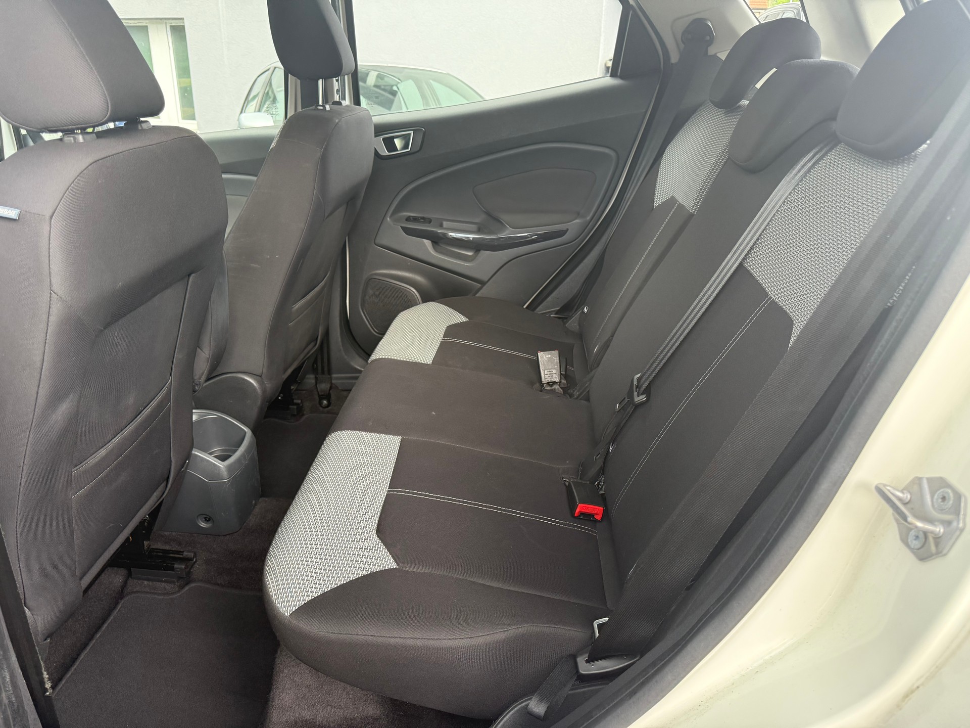 FORD EcoSport 1.0 SCTi Titanium-image-7