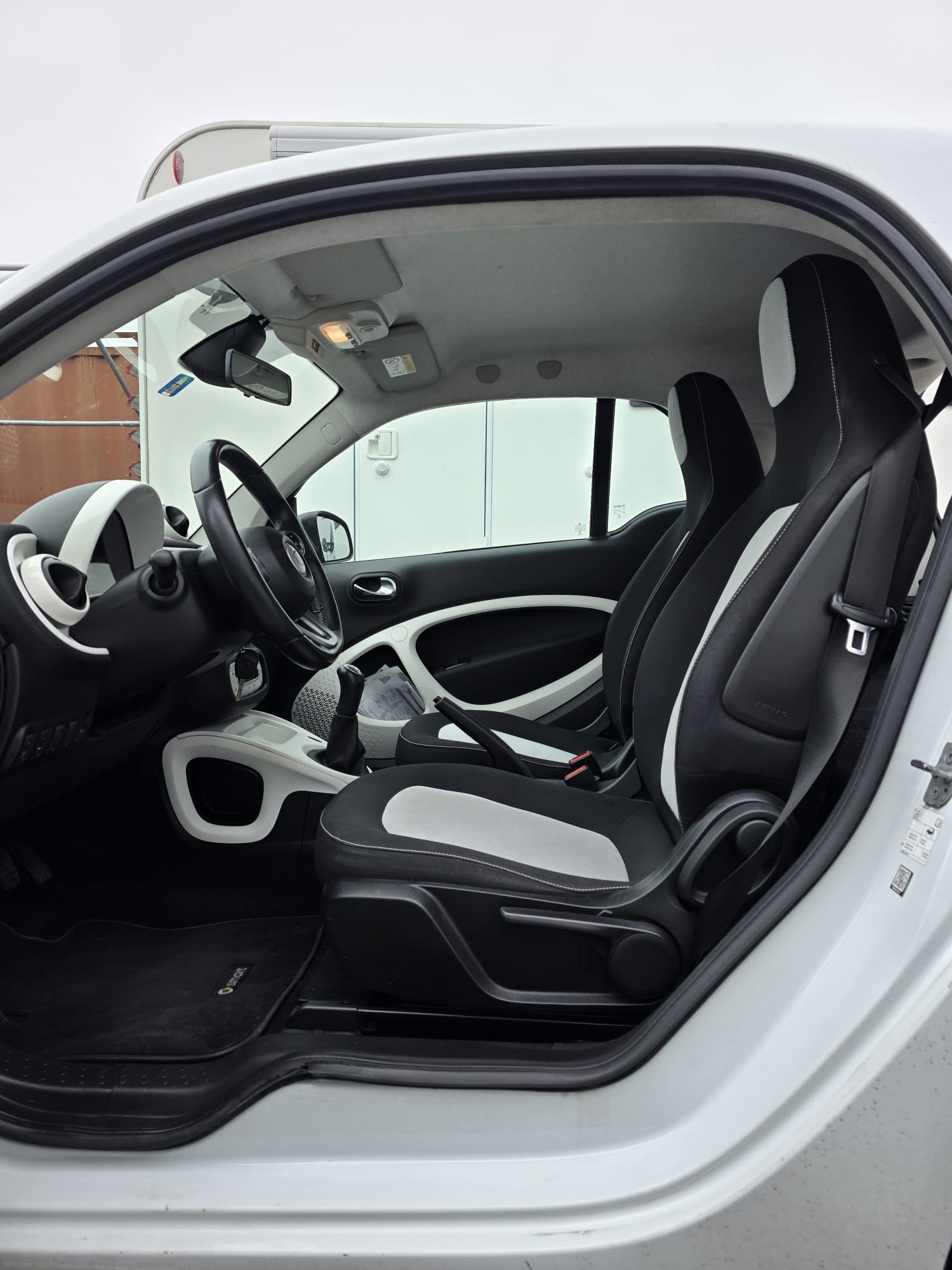SMART fortwo proxy-image-10