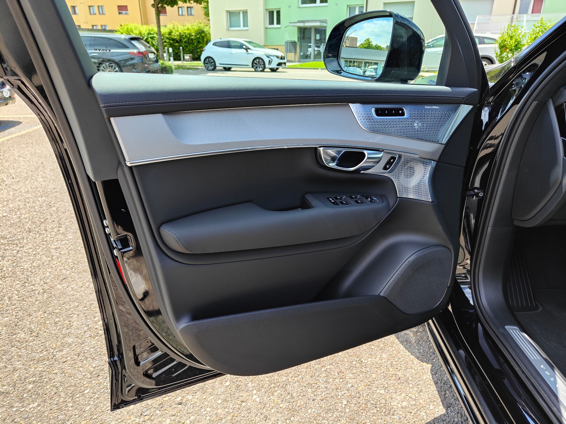 VOLVO XC90 T8 eAWD PluginHybrid Black Edition Geartronic-image-6