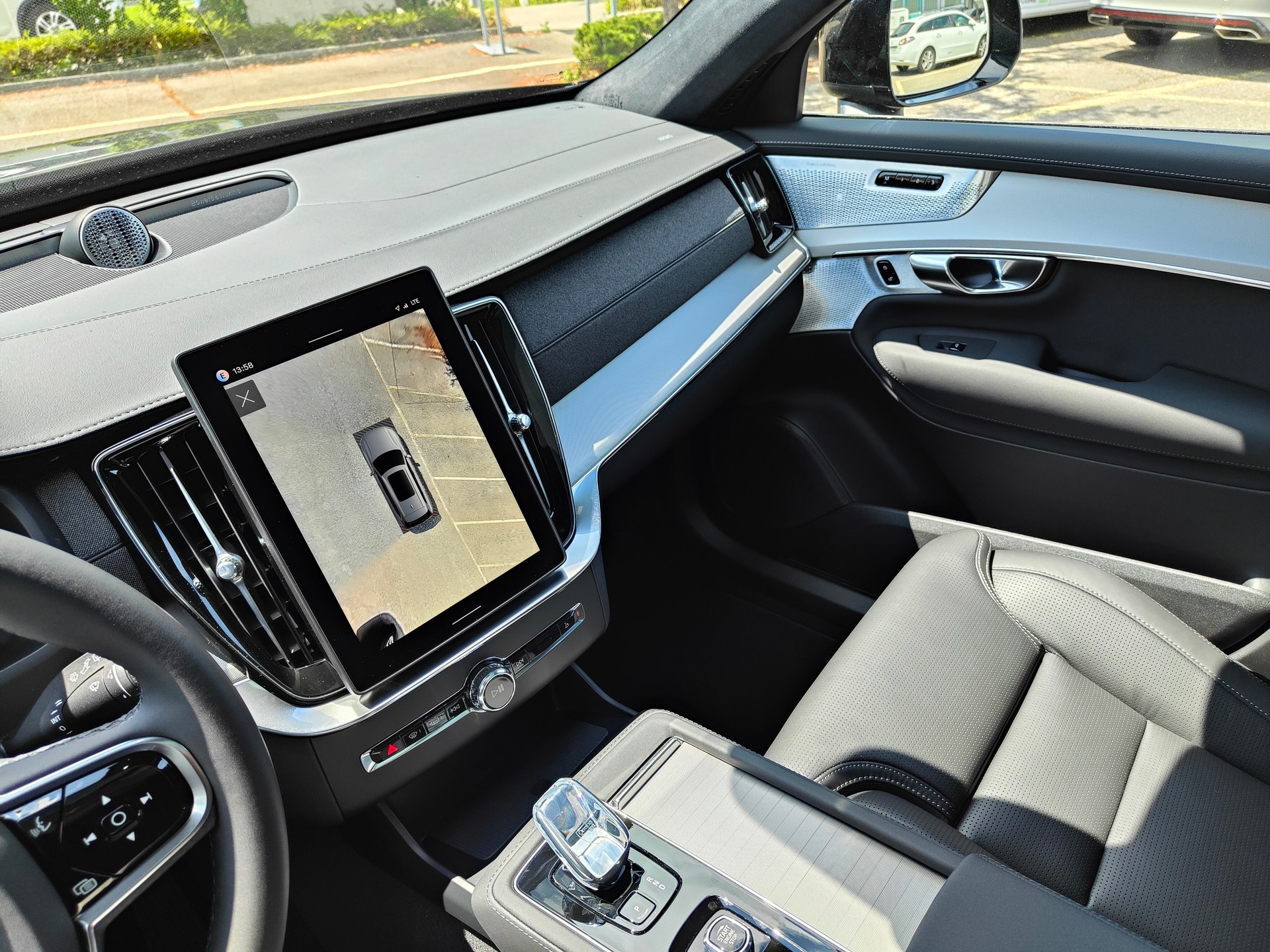 VOLVO XC90 T8 eAWD PluginHybrid Black Edition Geartronic-image-11