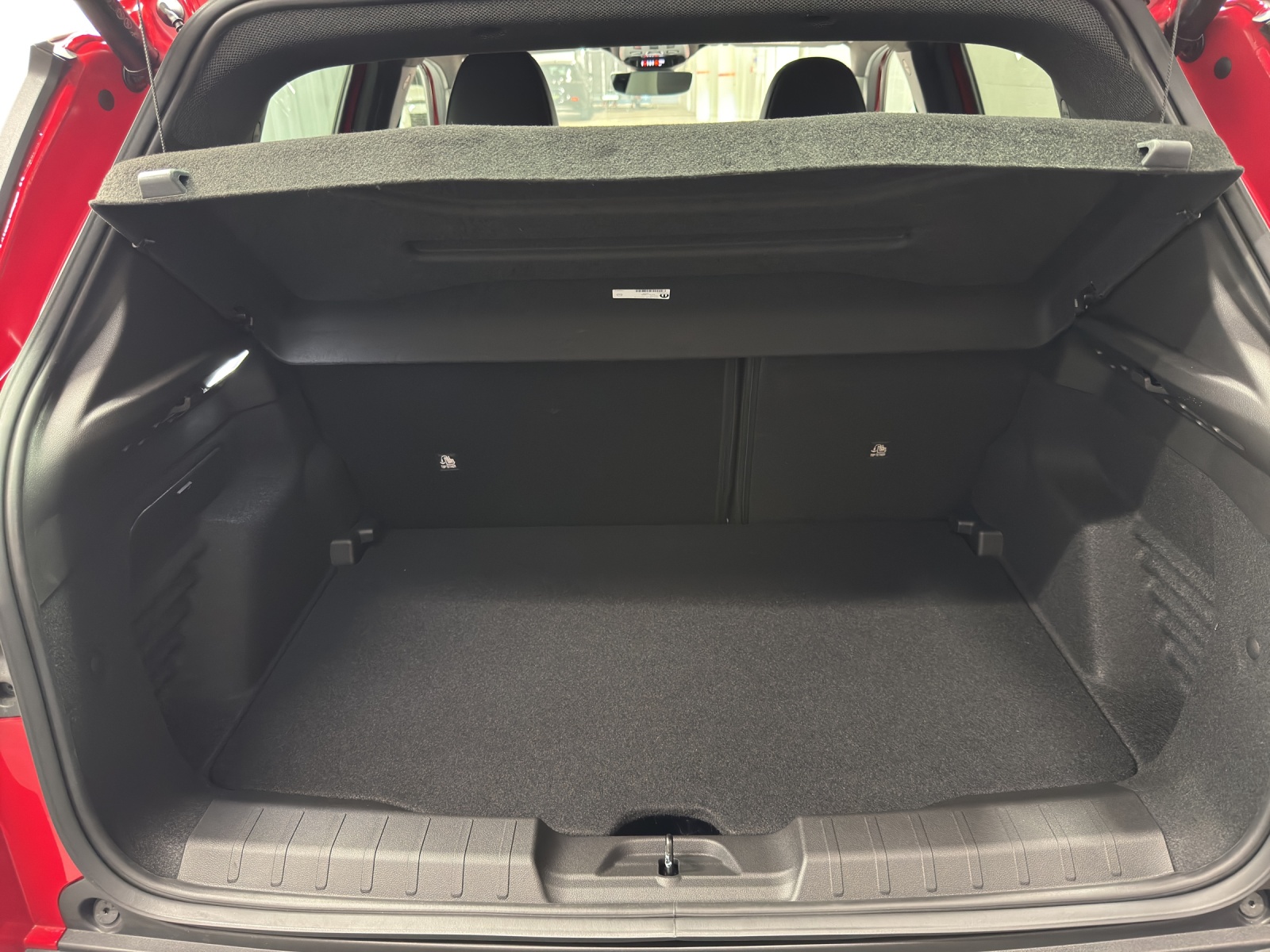 JEEP Avenger 1.2 MHEV Black Edition-image-10