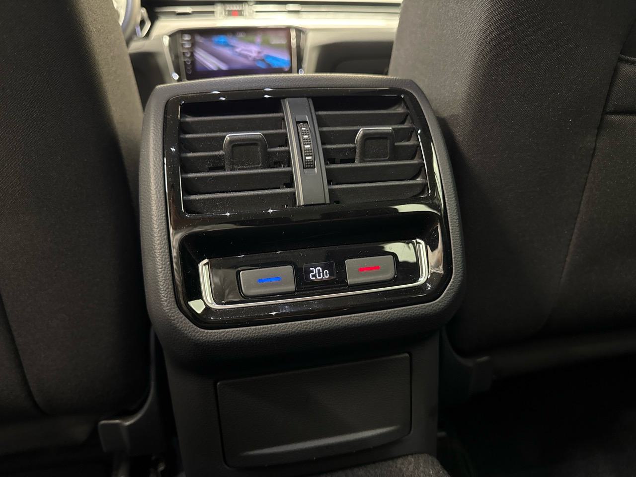 VW Passat Variant 1.5 TSI EVO Business DSG-image-11