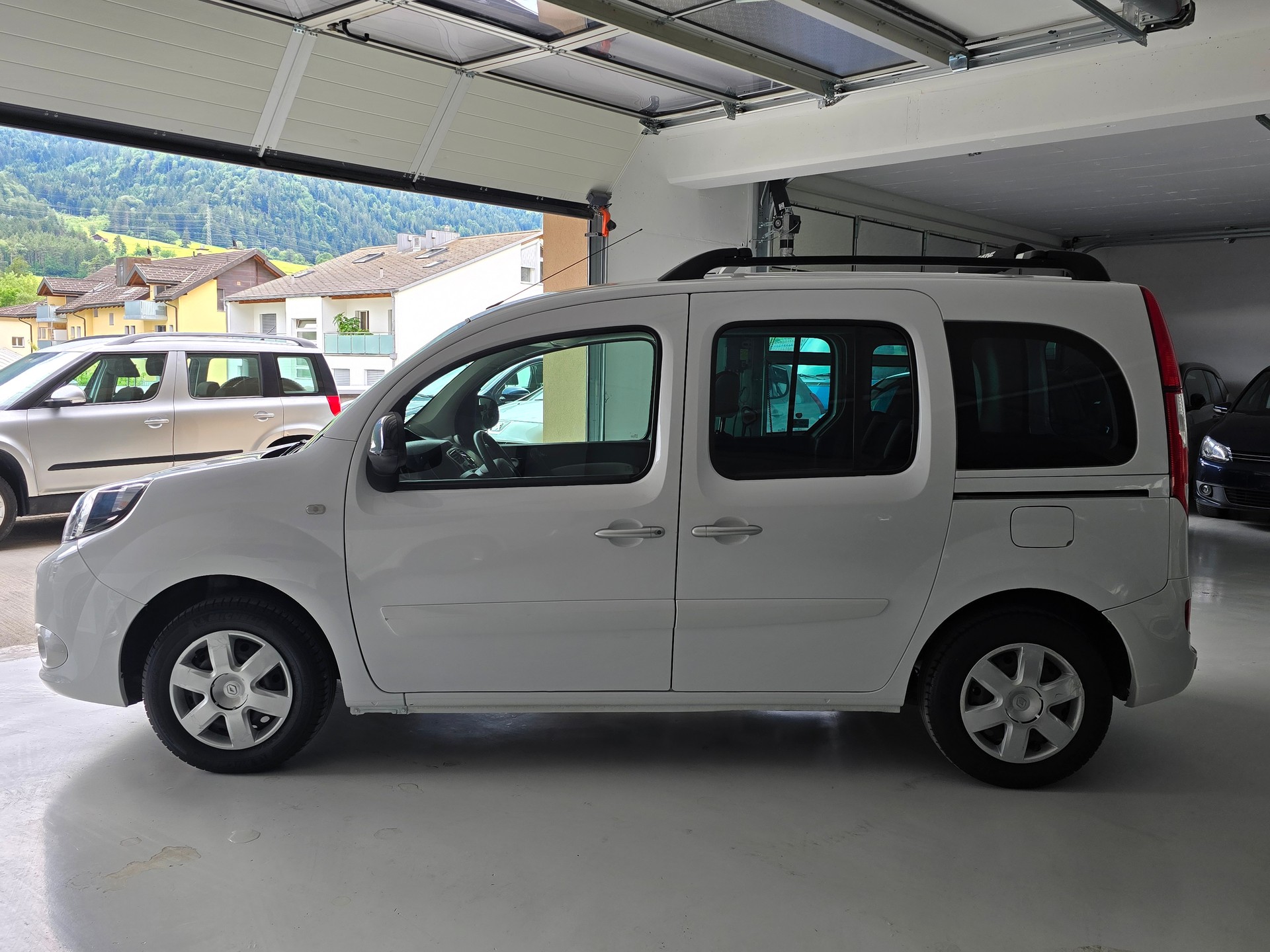 RENAULT Kangoo 1.5 dCi Swiss Edition-image-8