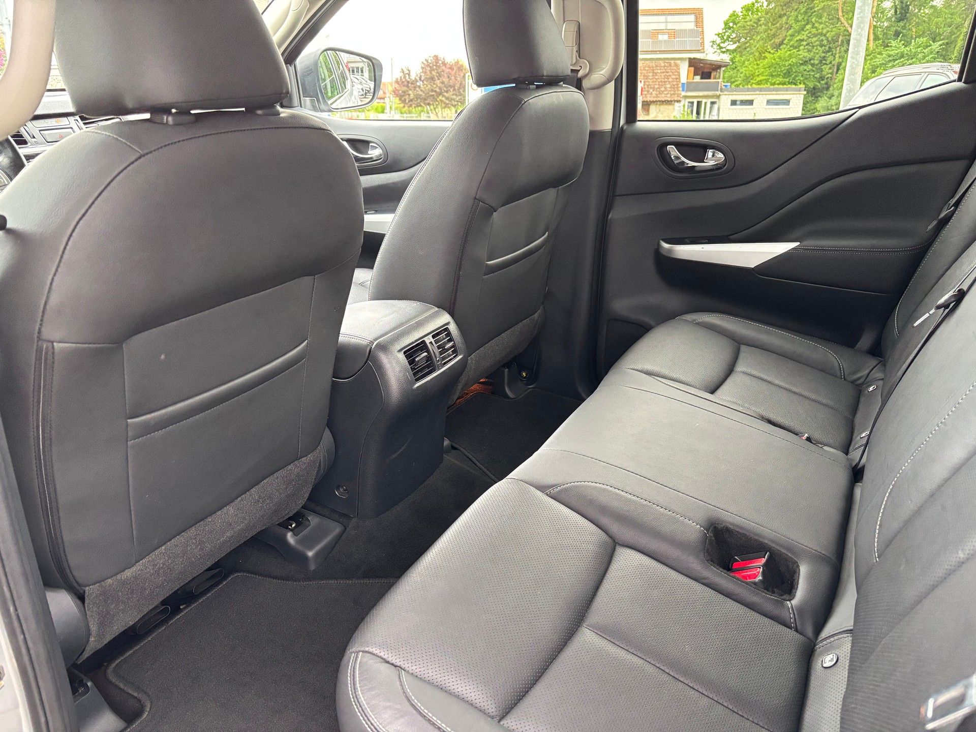 NISSAN Navara DC Tekna 4WD Diff-Sperre-image-7