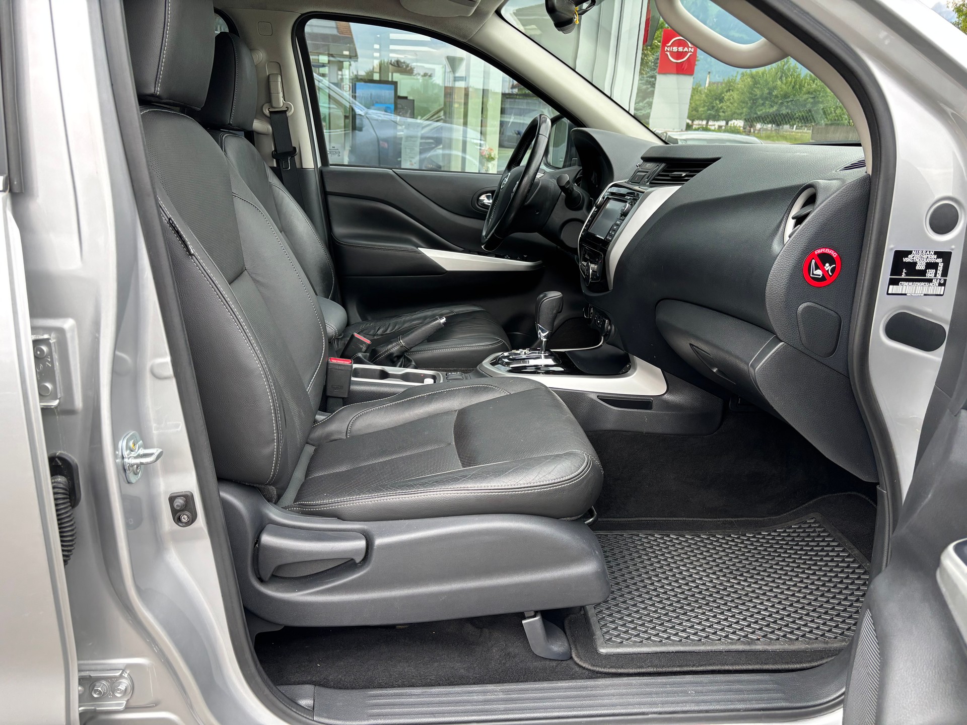NISSAN Navara DC Tekna 4WD Diff-Sperre-image-6