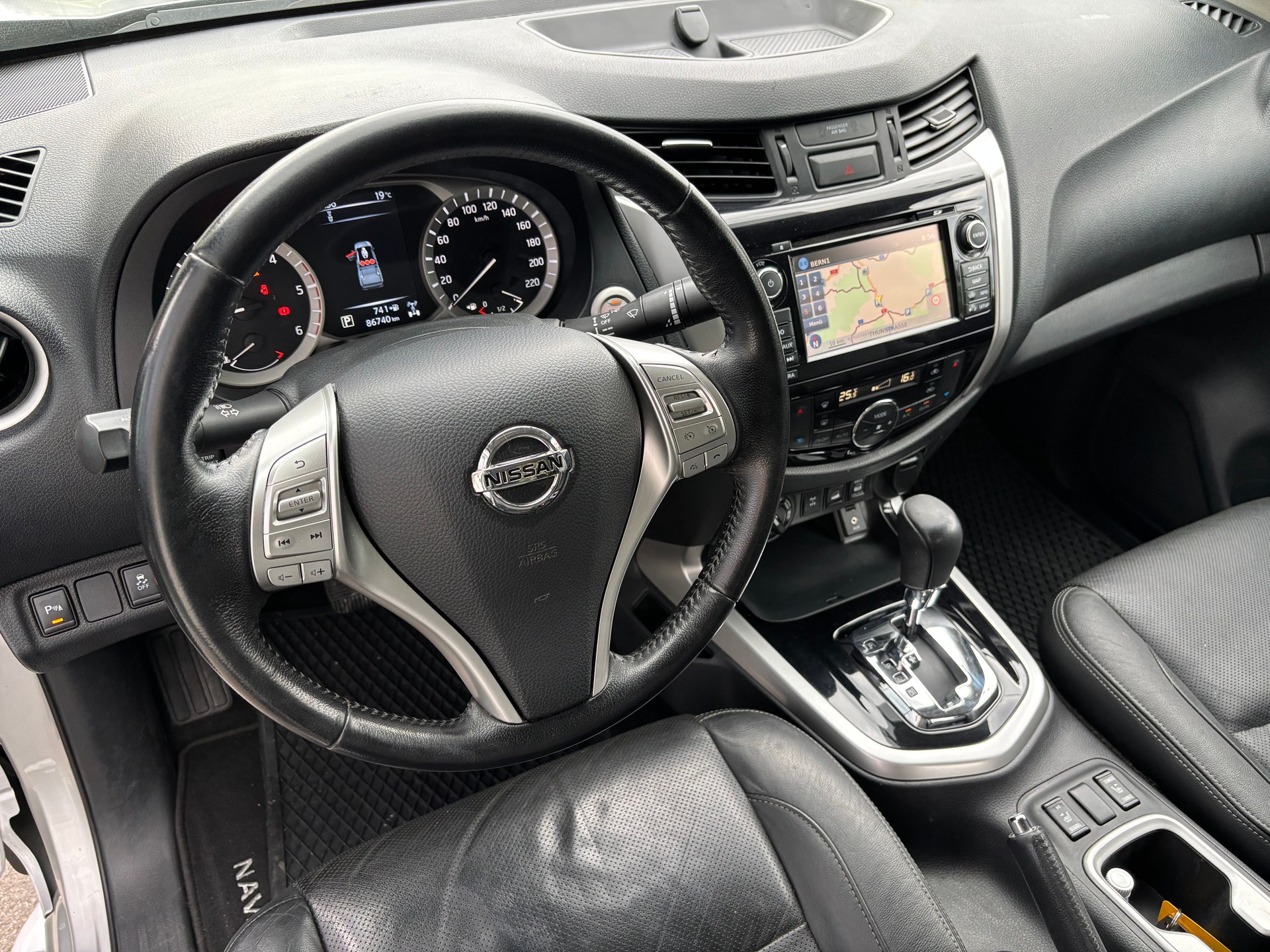NISSAN Navara DC Tekna 4WD Diff-Sperre-image-10