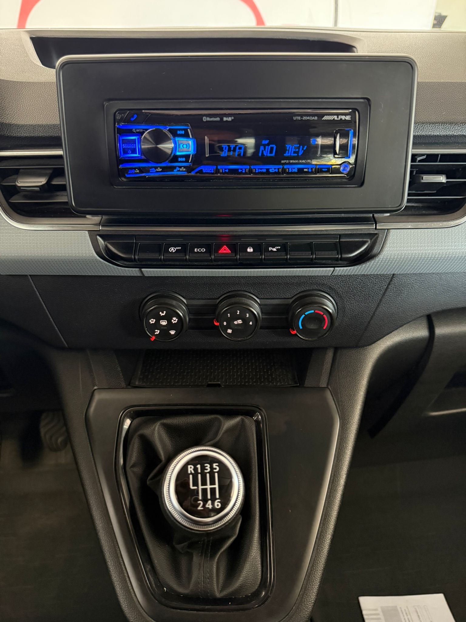 RENAULT Kangoo Van 1.3TCe Open Sesame 100 PF Edition One-image-14