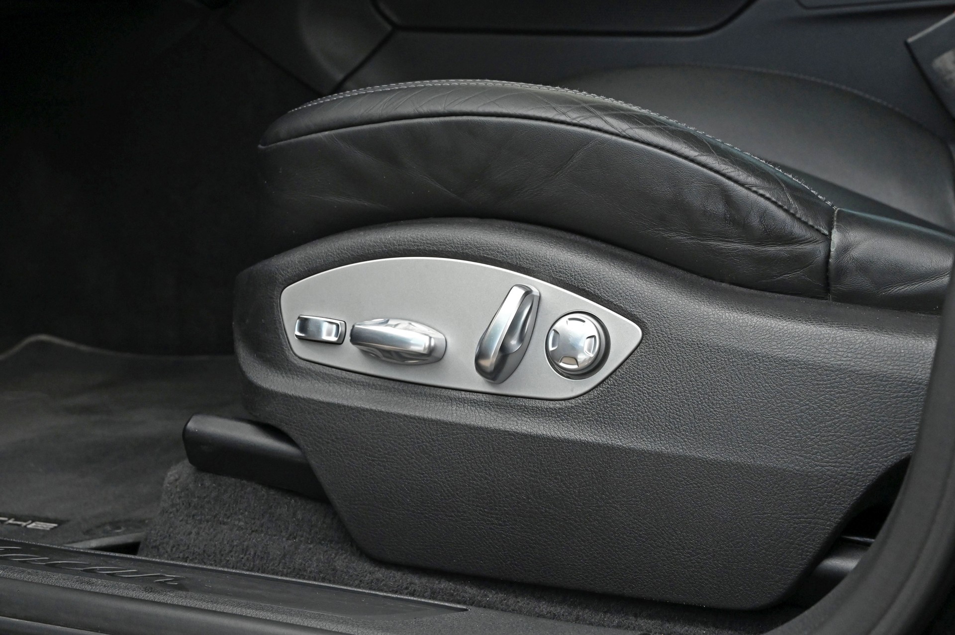 PORSCHE Macan PDK **frisch ab MFK**-image-16
