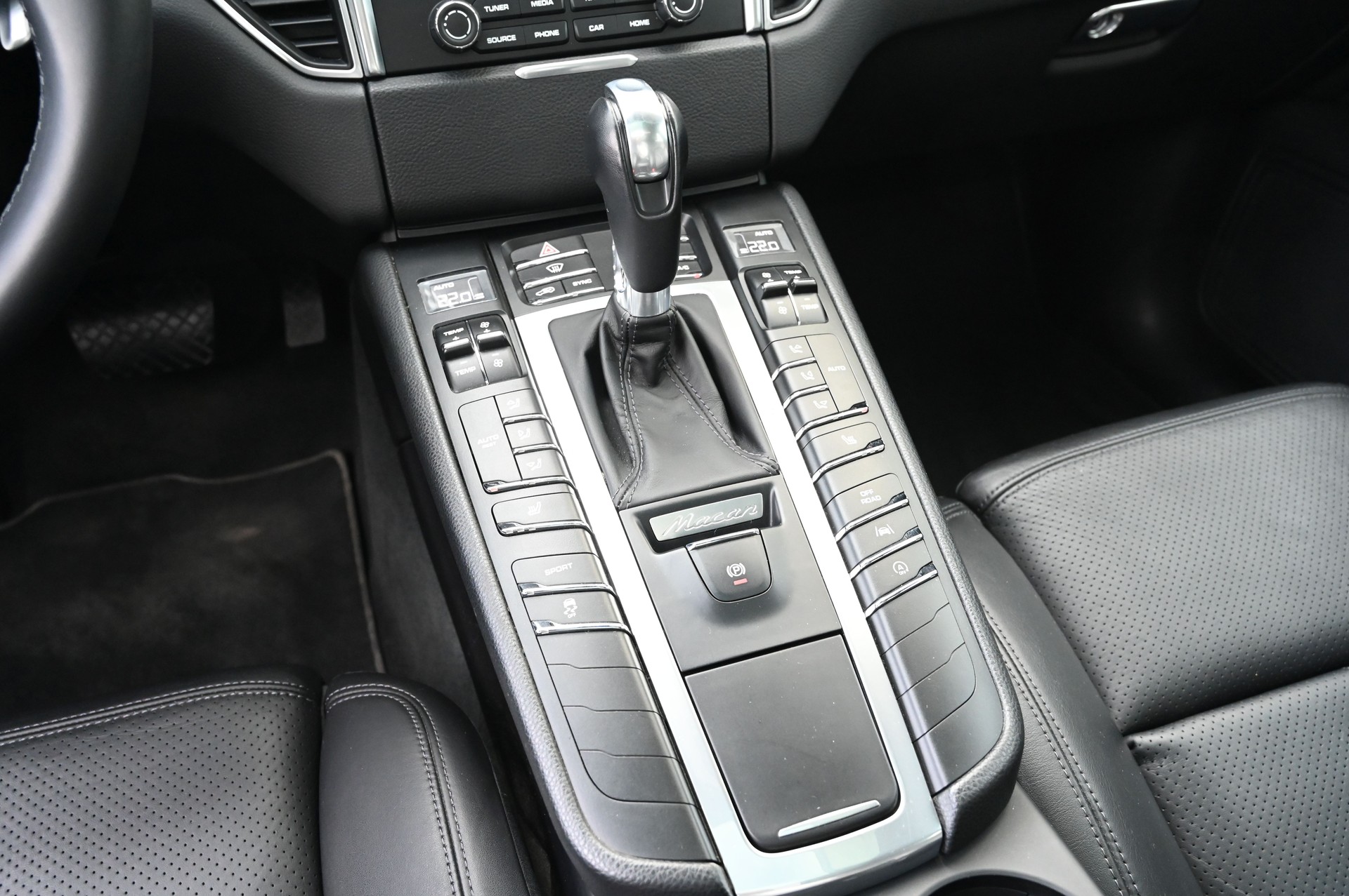PORSCHE Macan PDK **frisch ab MFK**-image-18